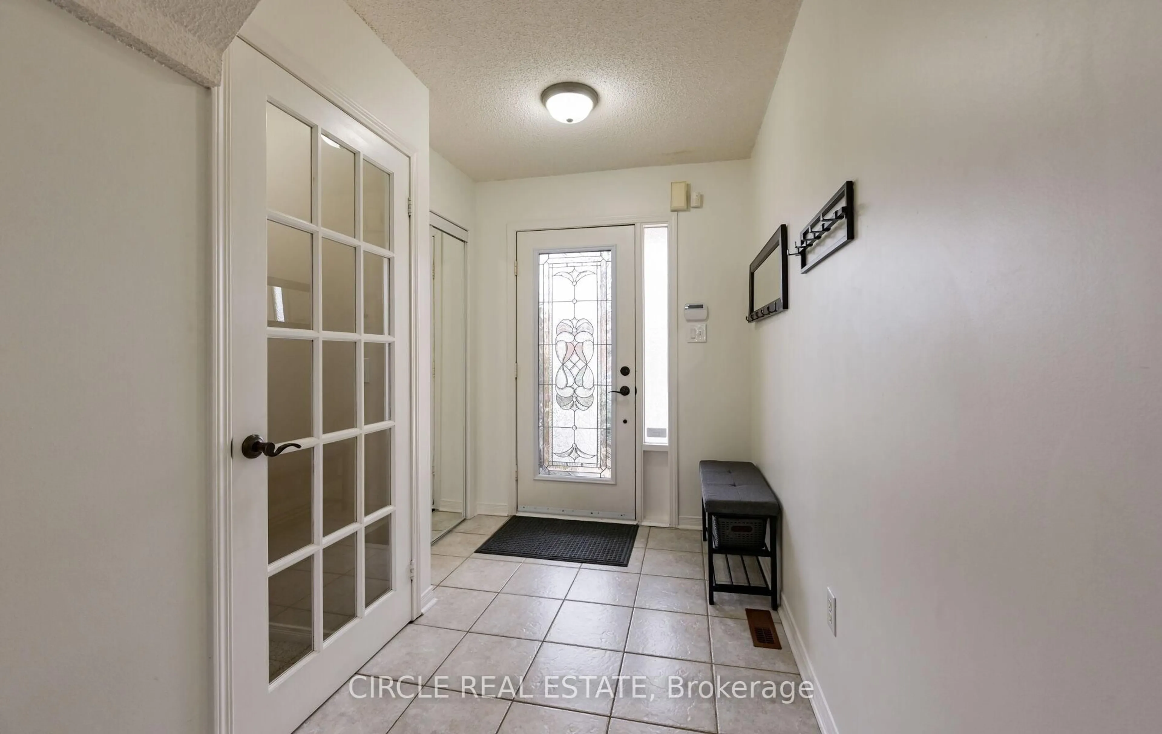 Indoor entryway for 168 twin pines Cres, Brampton Ontario L7A 1N2