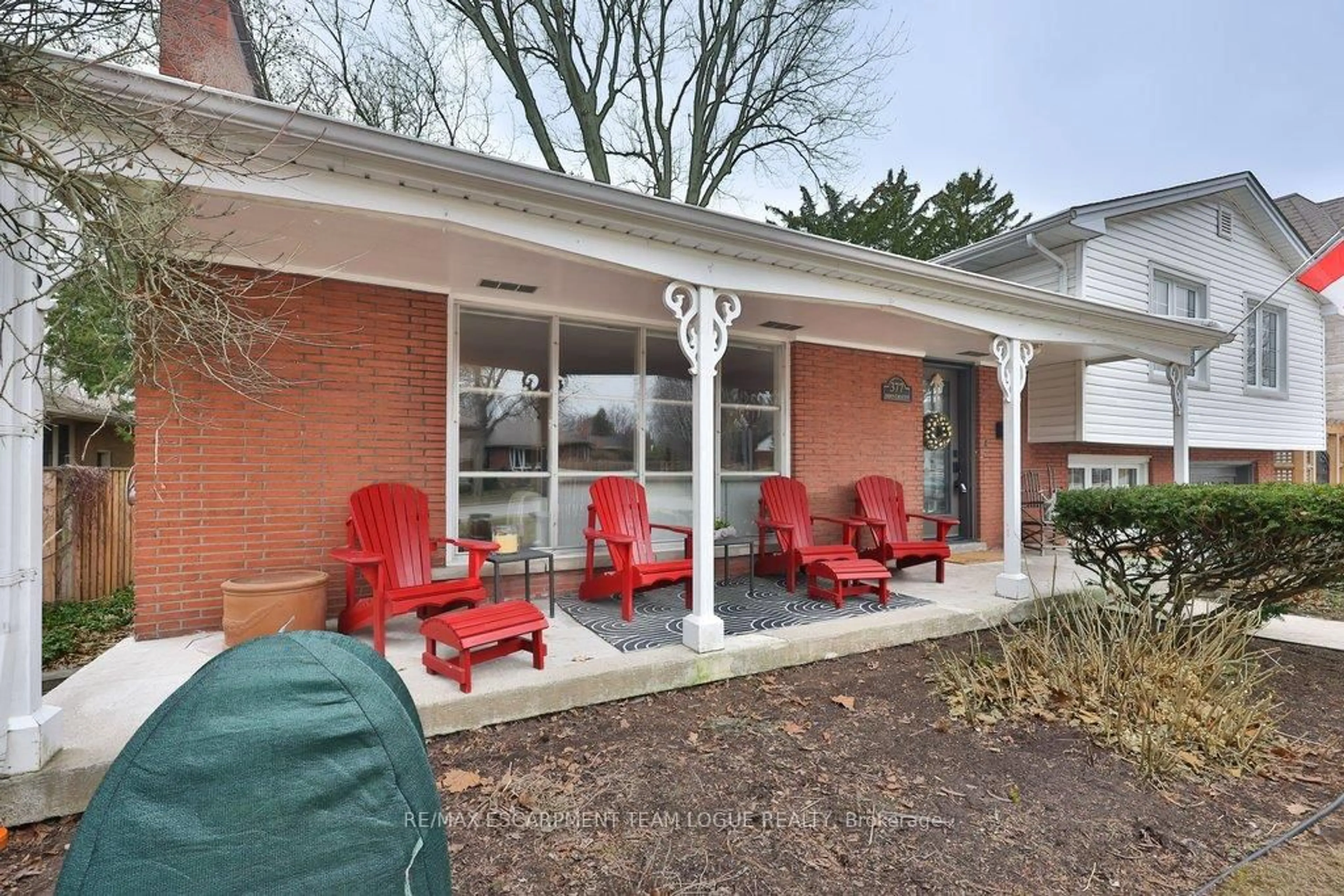 Patio, street for 377 Arden Cres, Burlington Ontario L7L 2A7