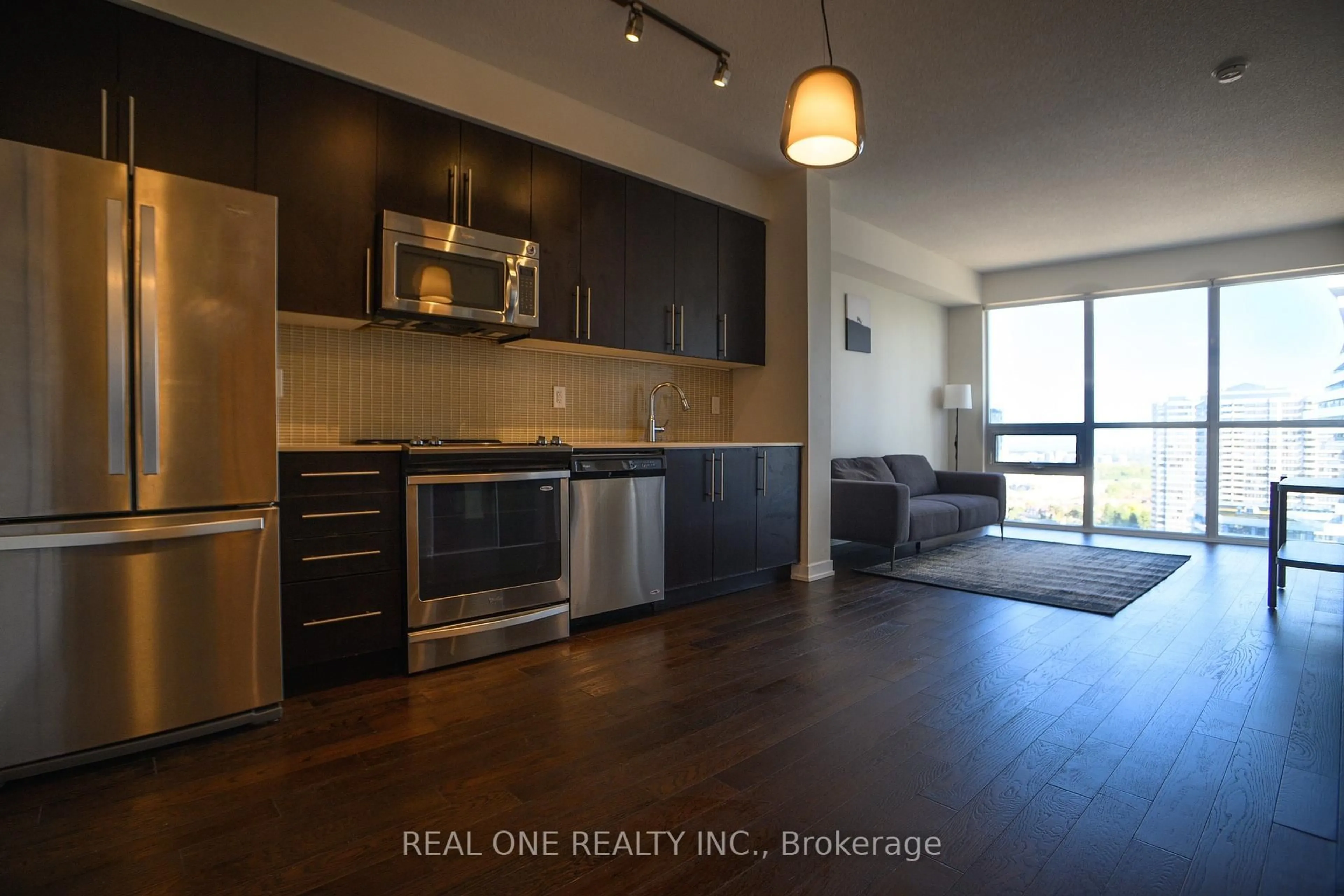 Open concept kitchen, wood/laminate floor for 510 Curran Pl #1410, Mississauga Ontario L5B 0J8