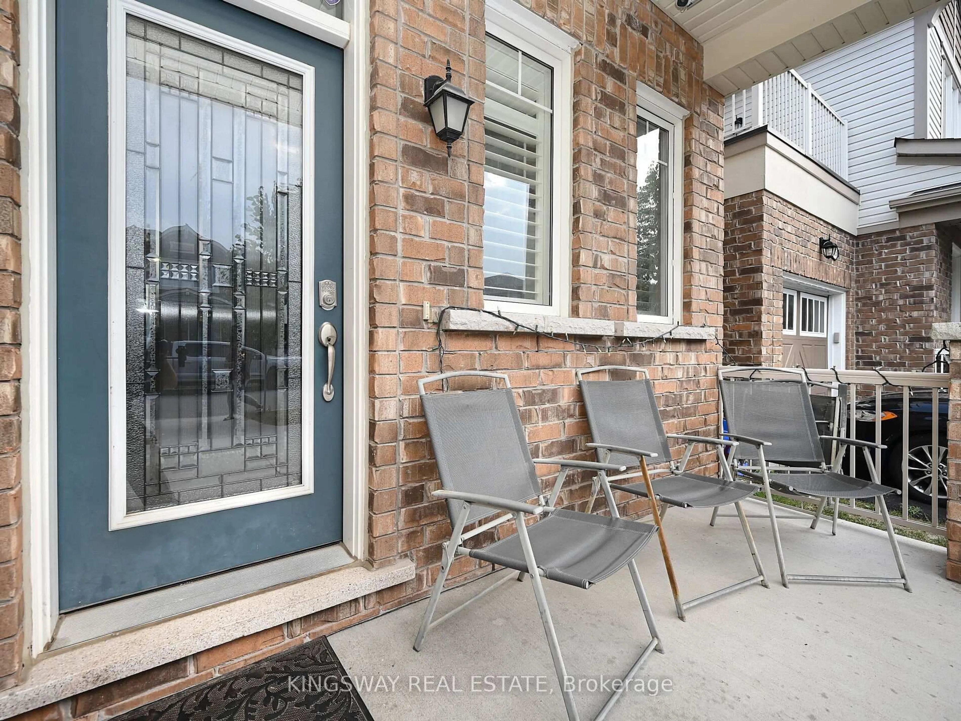 Patio, street for 620 LANGHOLM St, Milton Ontario L9T 8Z8
