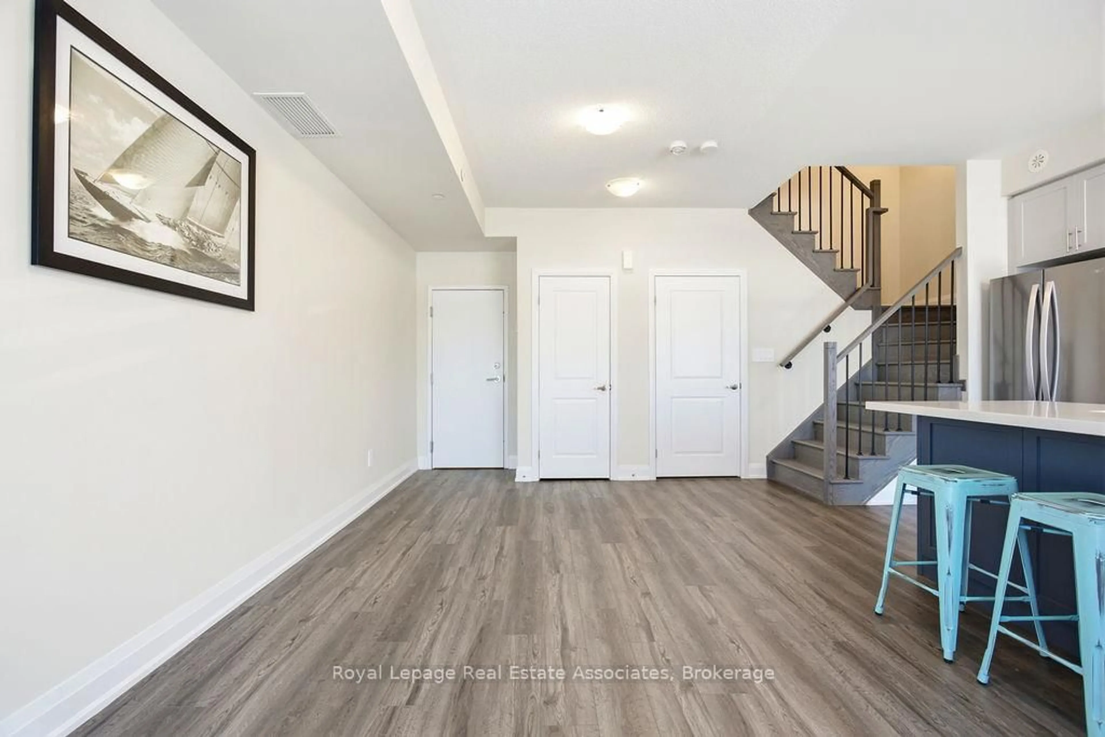 Indoor entryway for 228 Vellwood Common, Oakville Ontario L6L 0E8