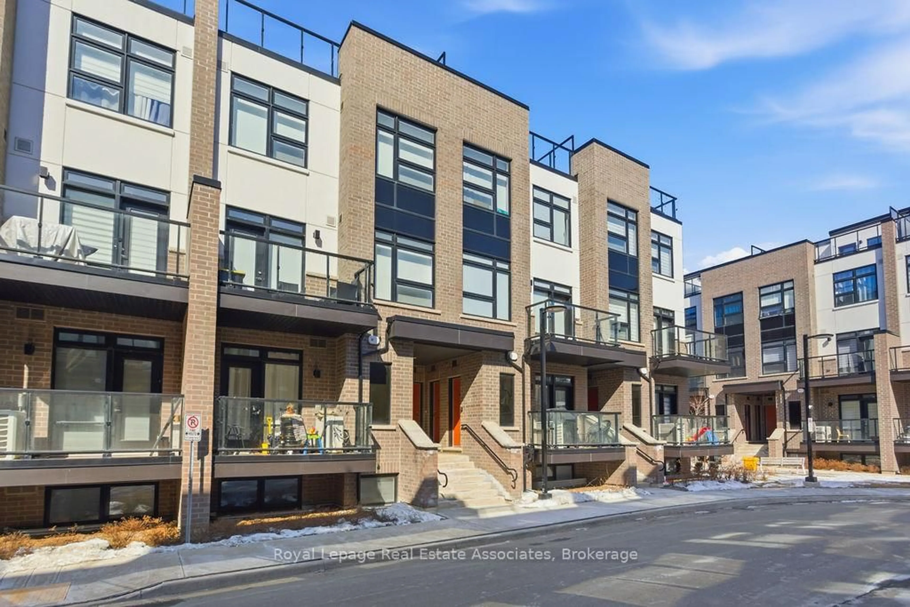 Unknown for 228 Vellwood Common, Oakville Ontario L6L 0E8