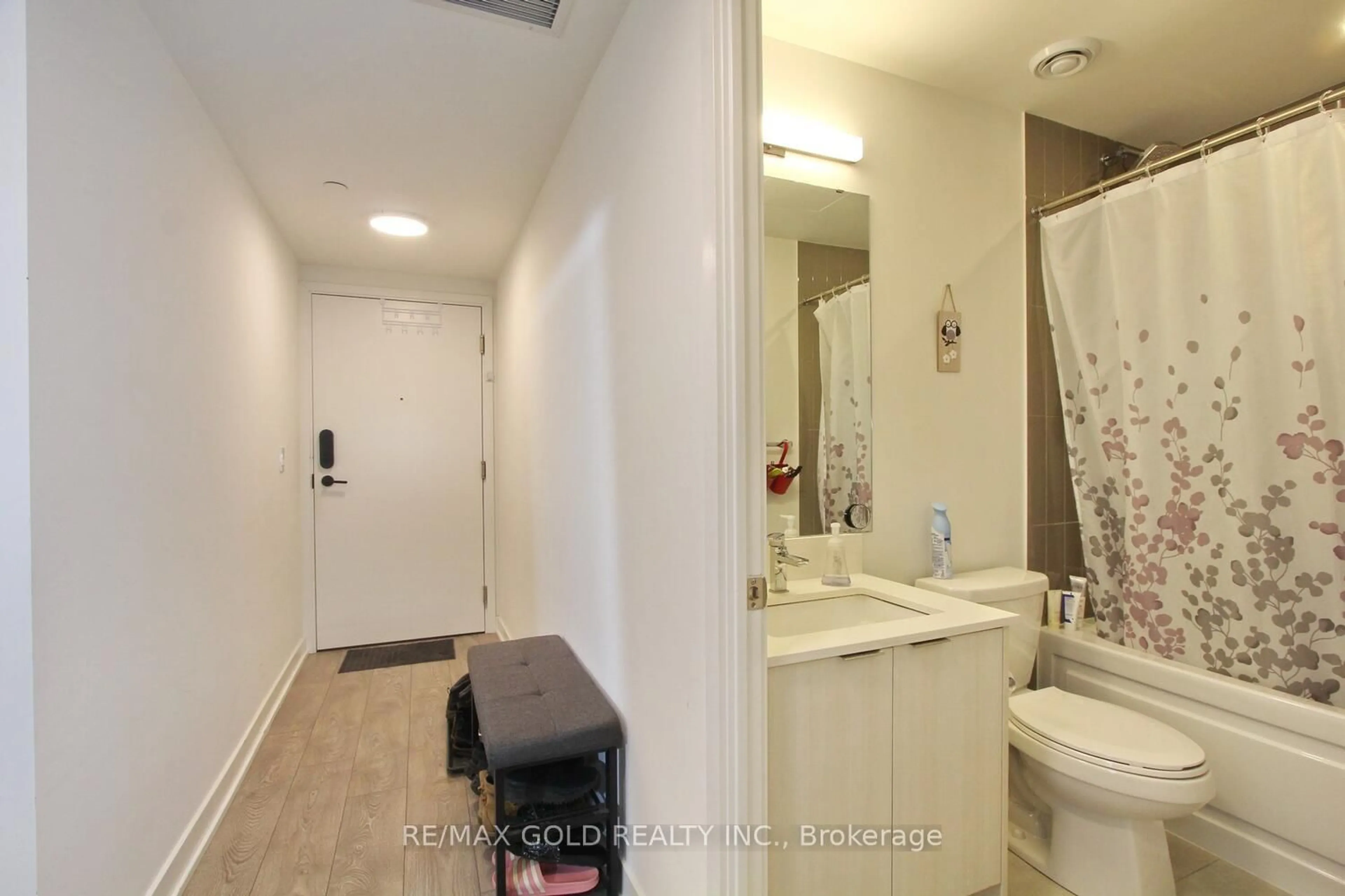 Standard bathroom, unknown for 225 Malta Ave #1401, Brampton Ontario L6Y 0B5