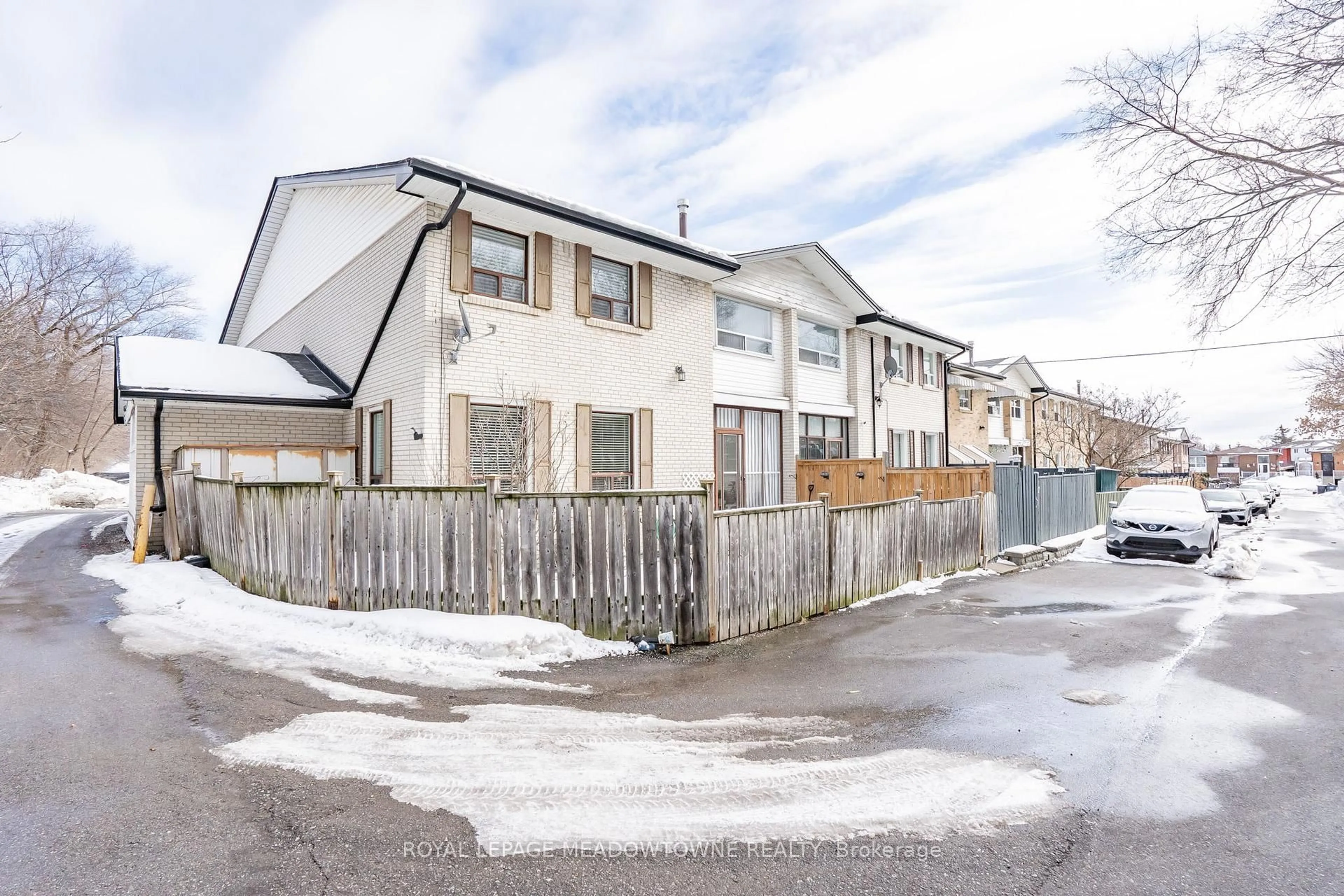 Unknown for 61 Ardglen Dr #19, Brampton Ontario L6W 1V1