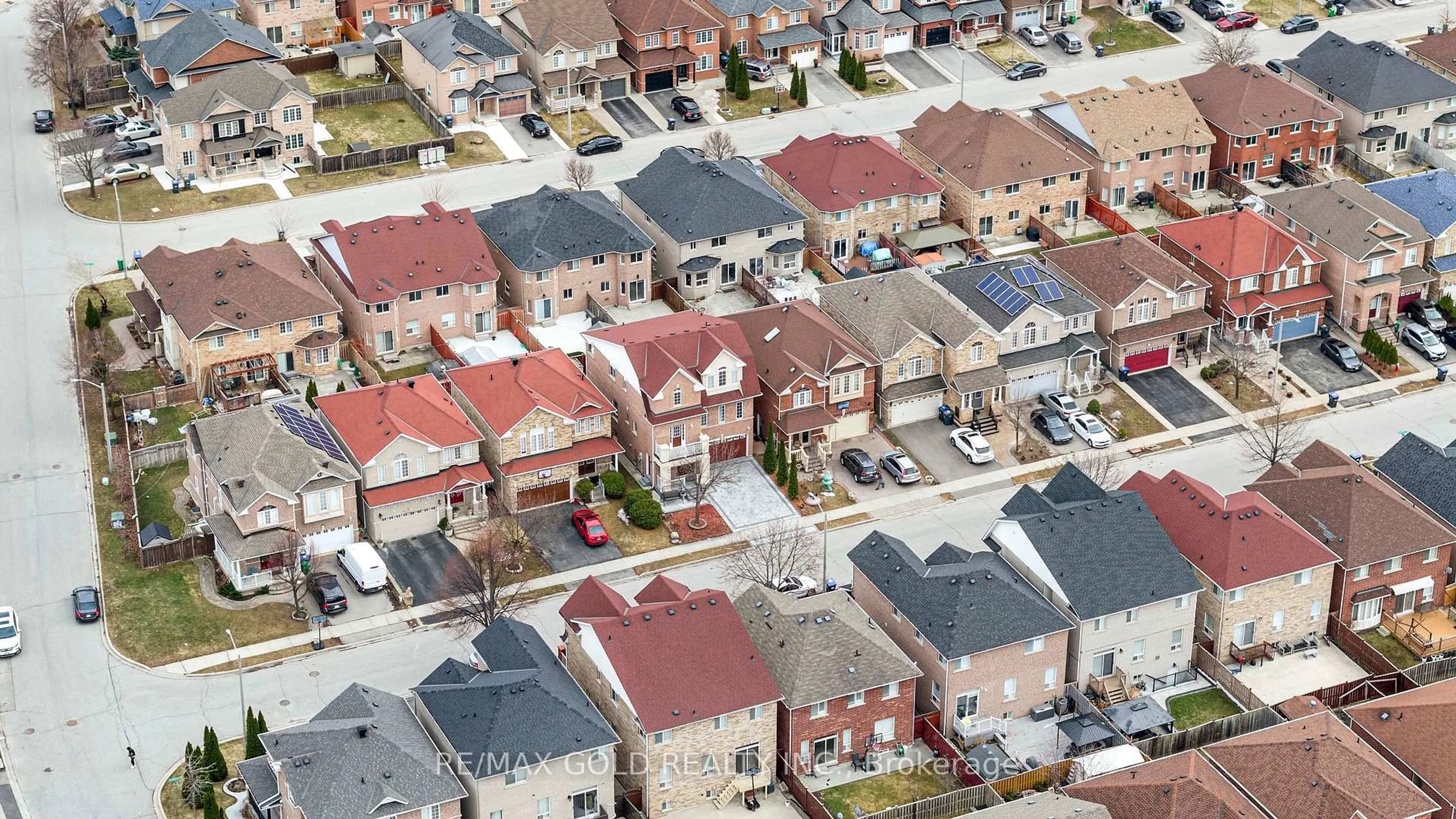 A pic from outside/outdoor area/front of a property/back of a property/a pic from drone, street for 23 Pathmaster Rd, Brampton Ontario L6P 2G8