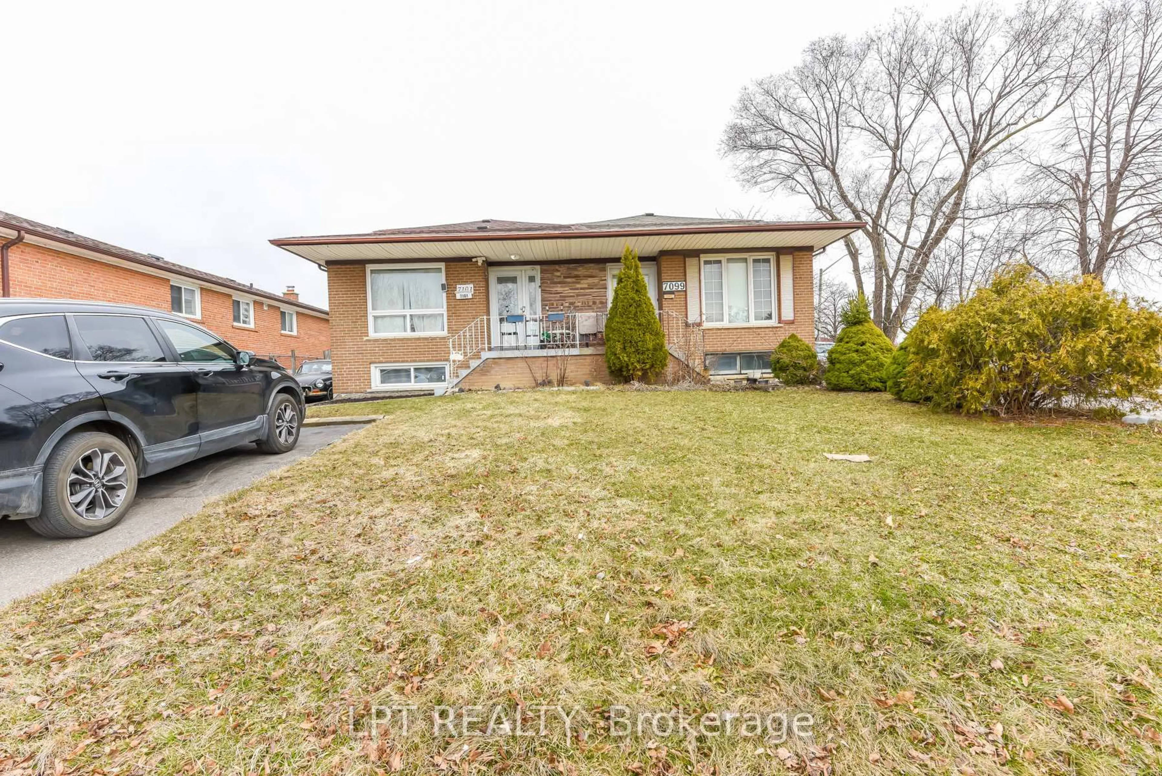 Home with brick exterior material, street for 7101 Codlin Ave, Mississauga Ontario L4T 2M3