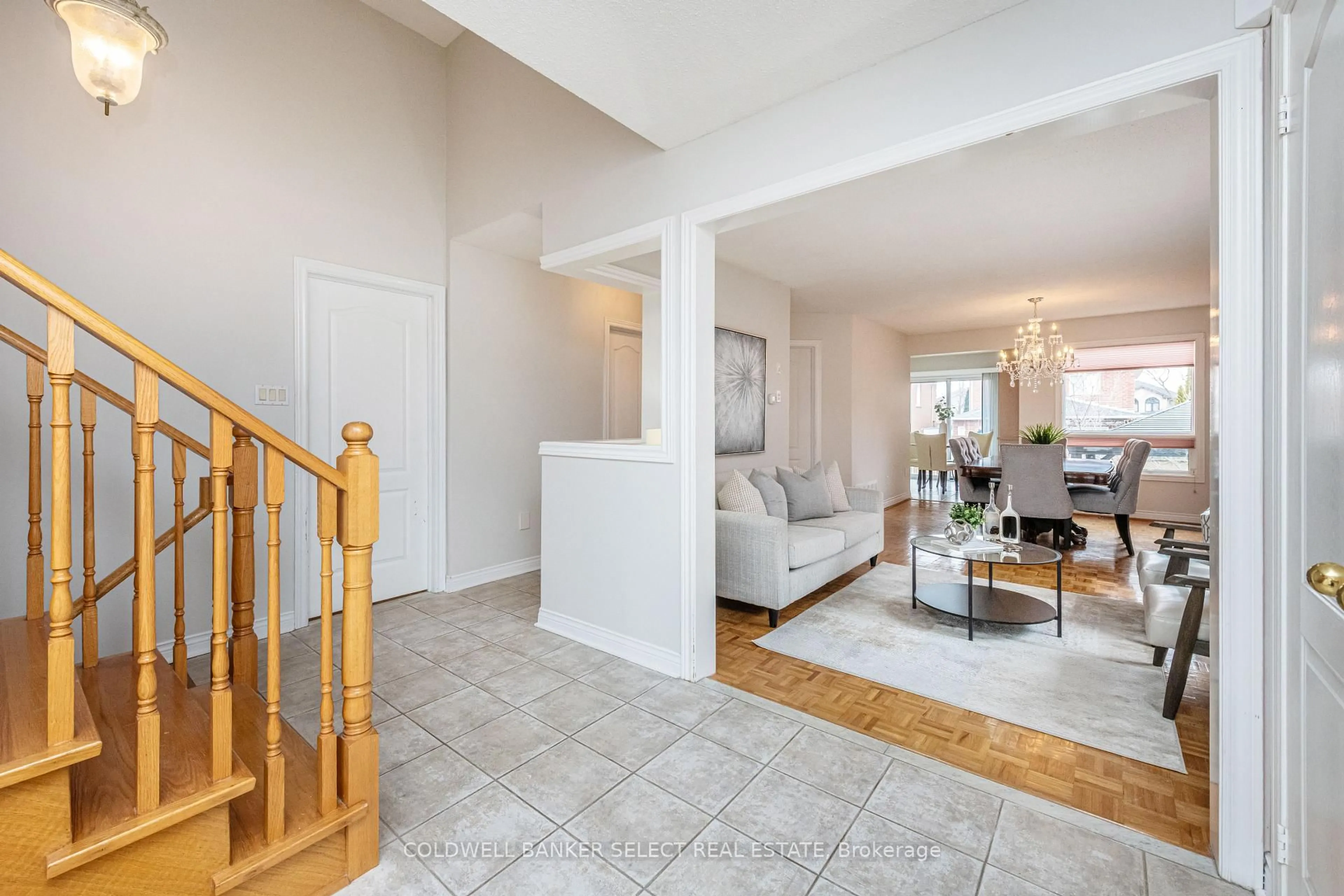 Indoor entryway for 5 Rustic Way, Caledon Ontario L7E 2G1