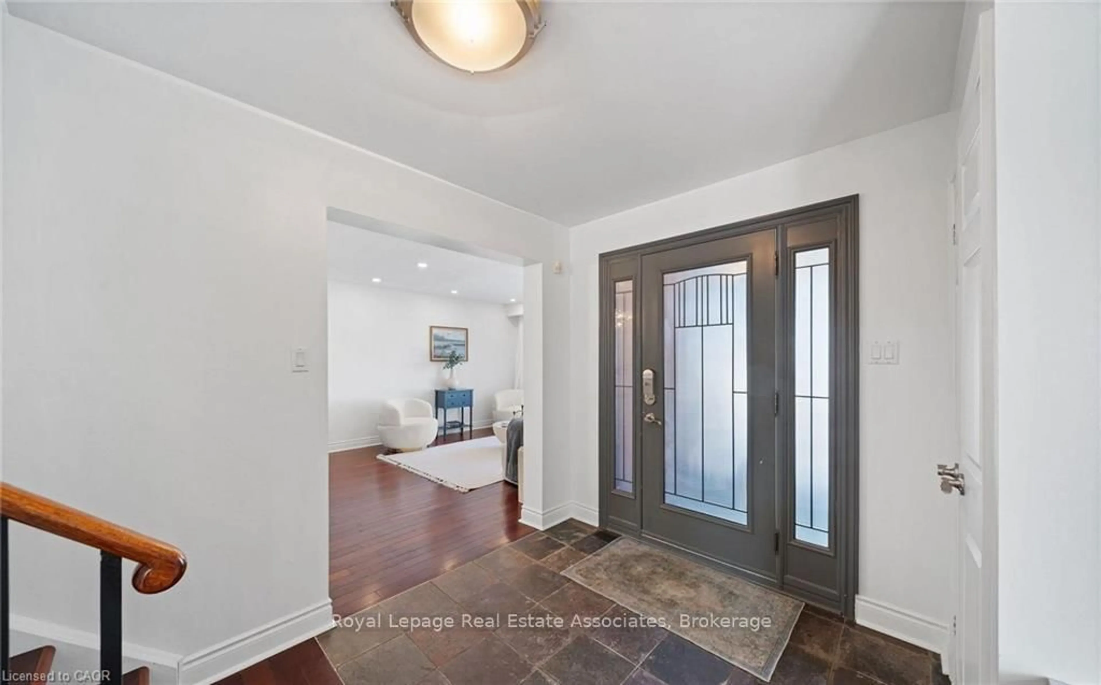 Indoor entryway for 1550 Woodeden Dr, Mississauga Ontario L5H 2V3