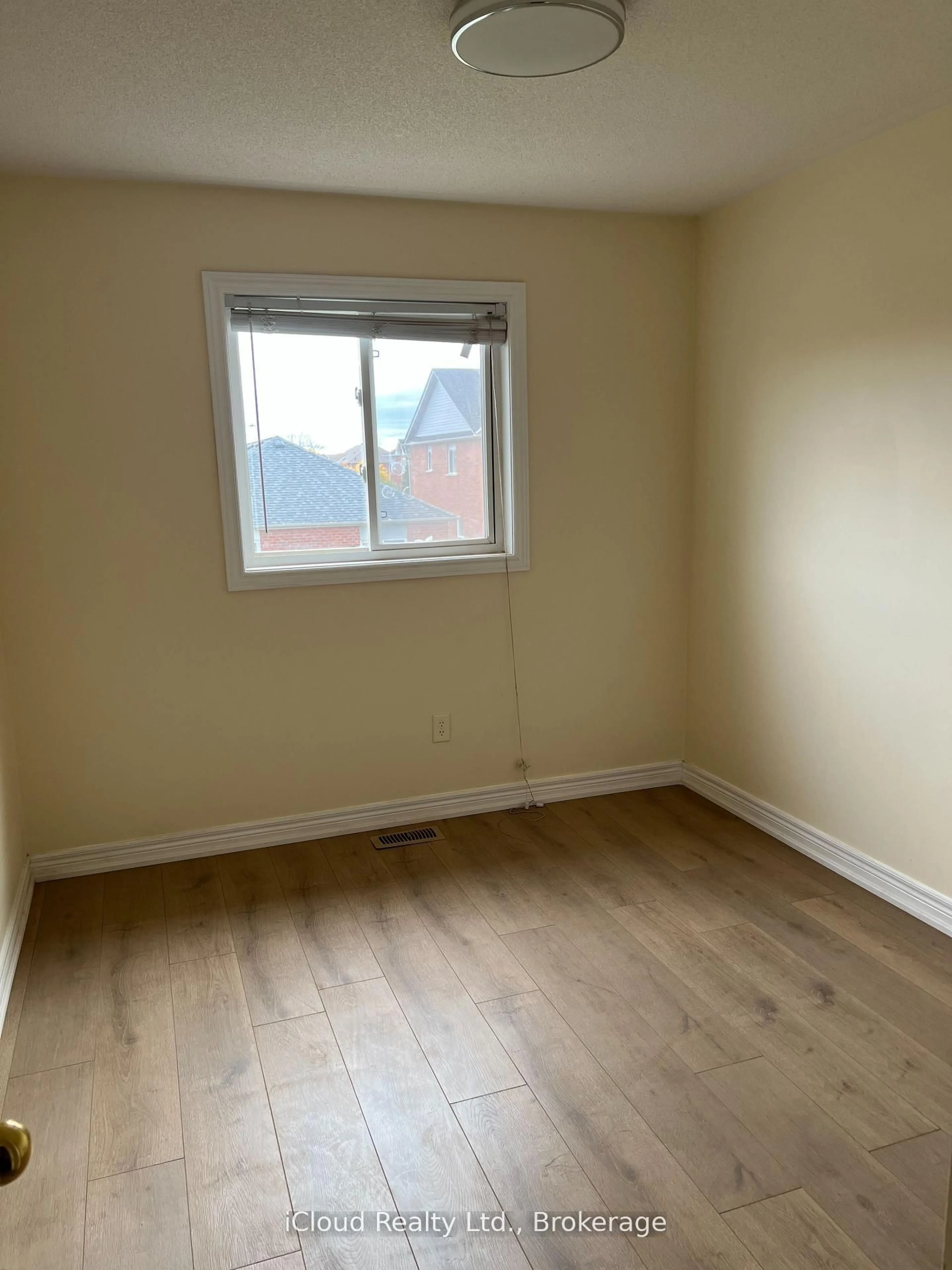 A pic of a room for 3956 Manatee Way, Mississauga Ontario L5M 6P5