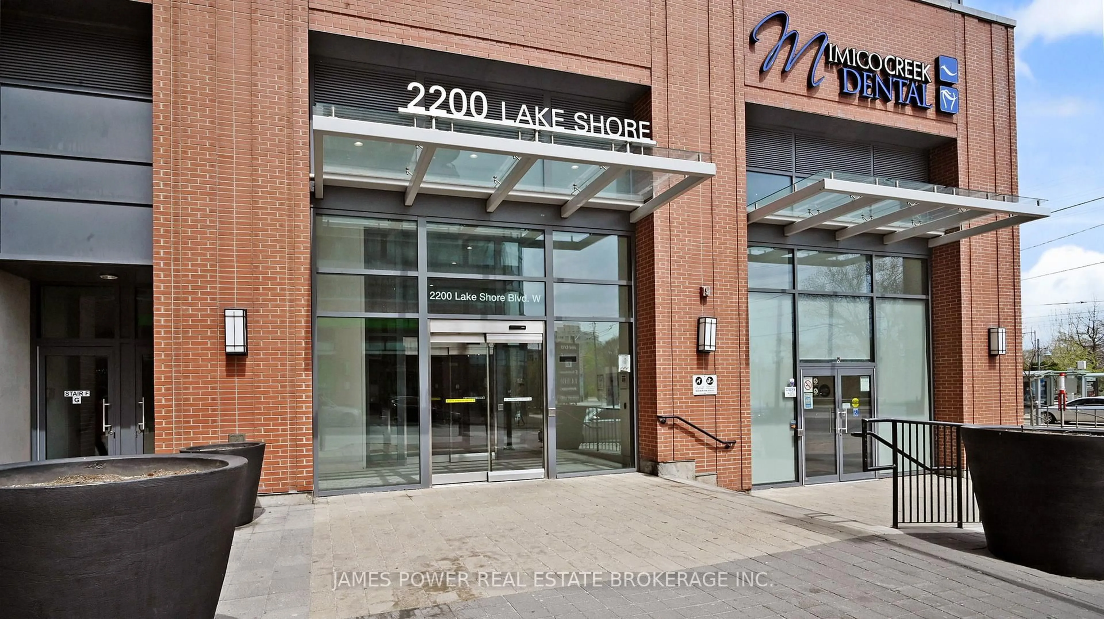 Indoor foyer for 2200 Lake Shore Blvd #1007, Toronto Ontario M8V 1A4