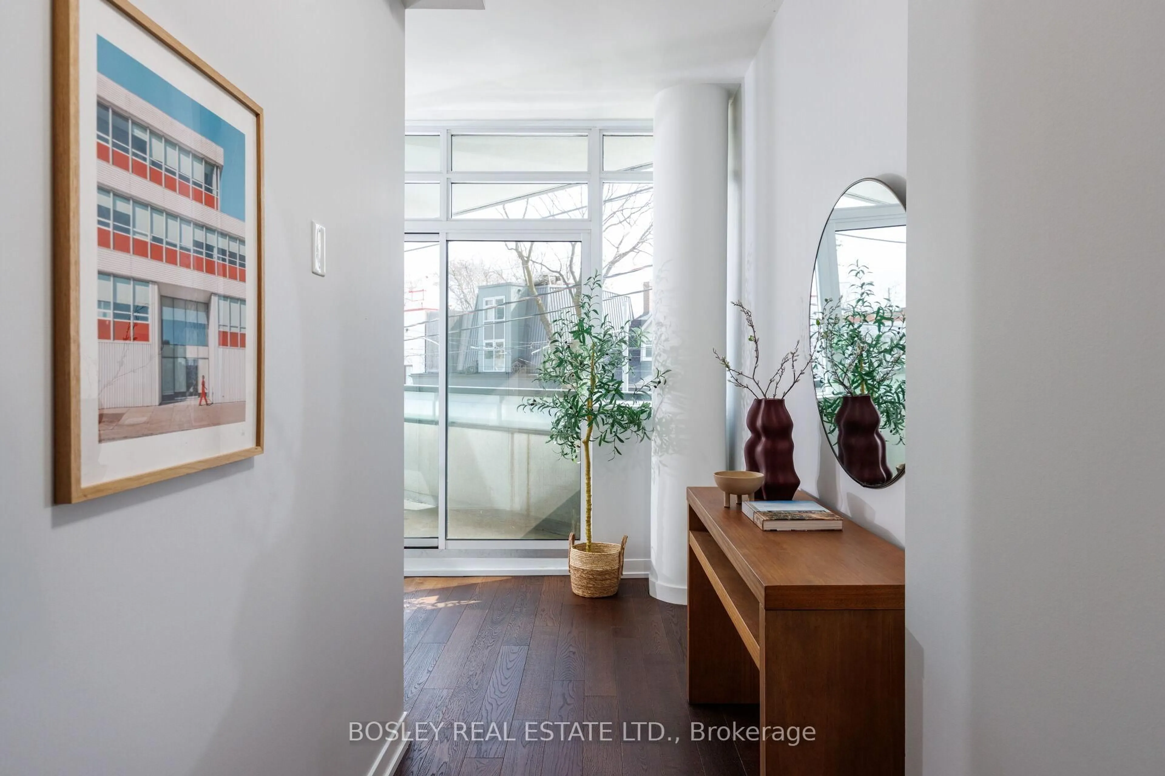 Indoor entryway for 36 Howard Park Ave #209, Toronto Ontario M6R 0A5