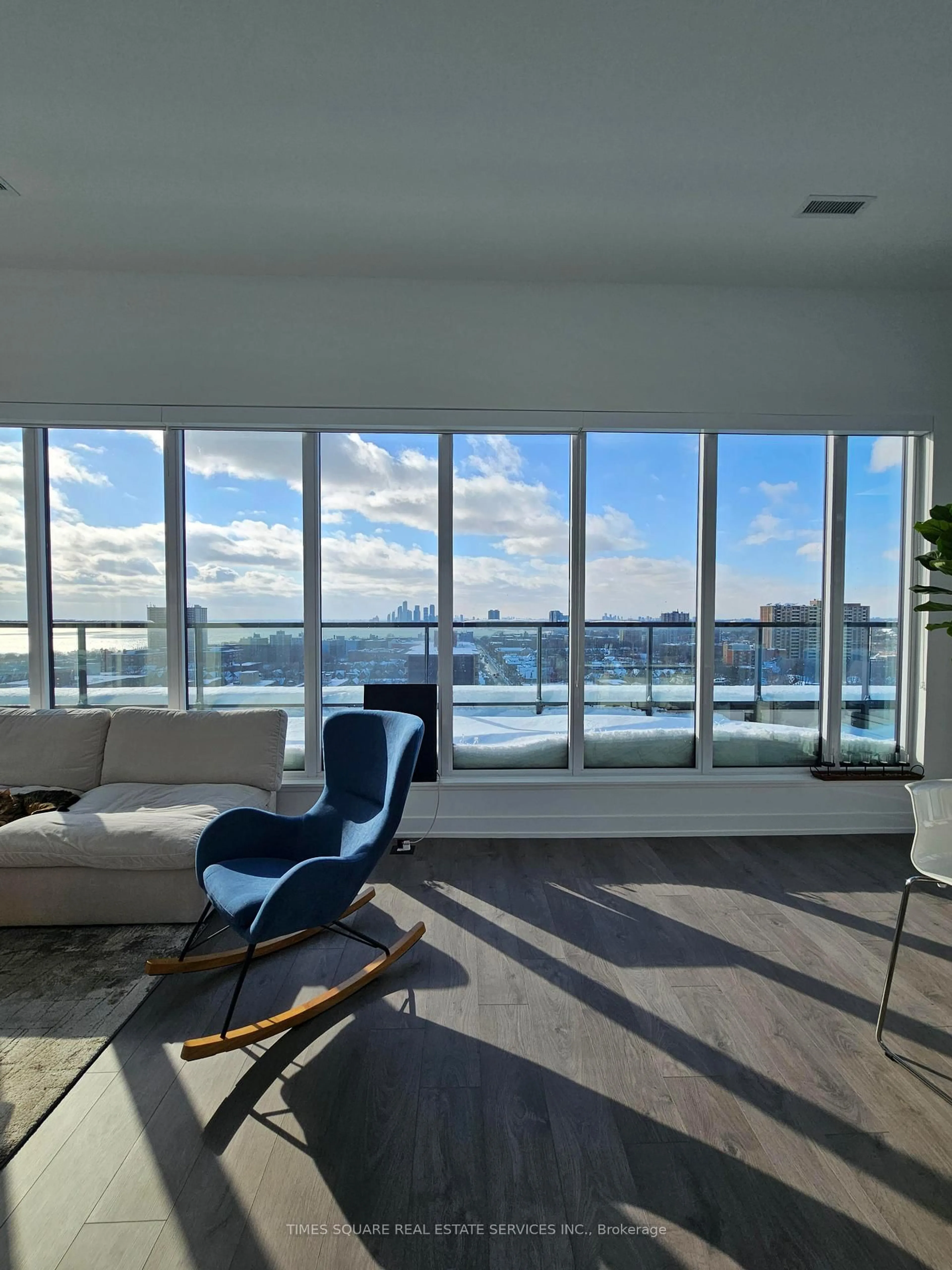 A pic of a room for 270 Dufferin St #PH12, Toronto Ontario M6K 0H8