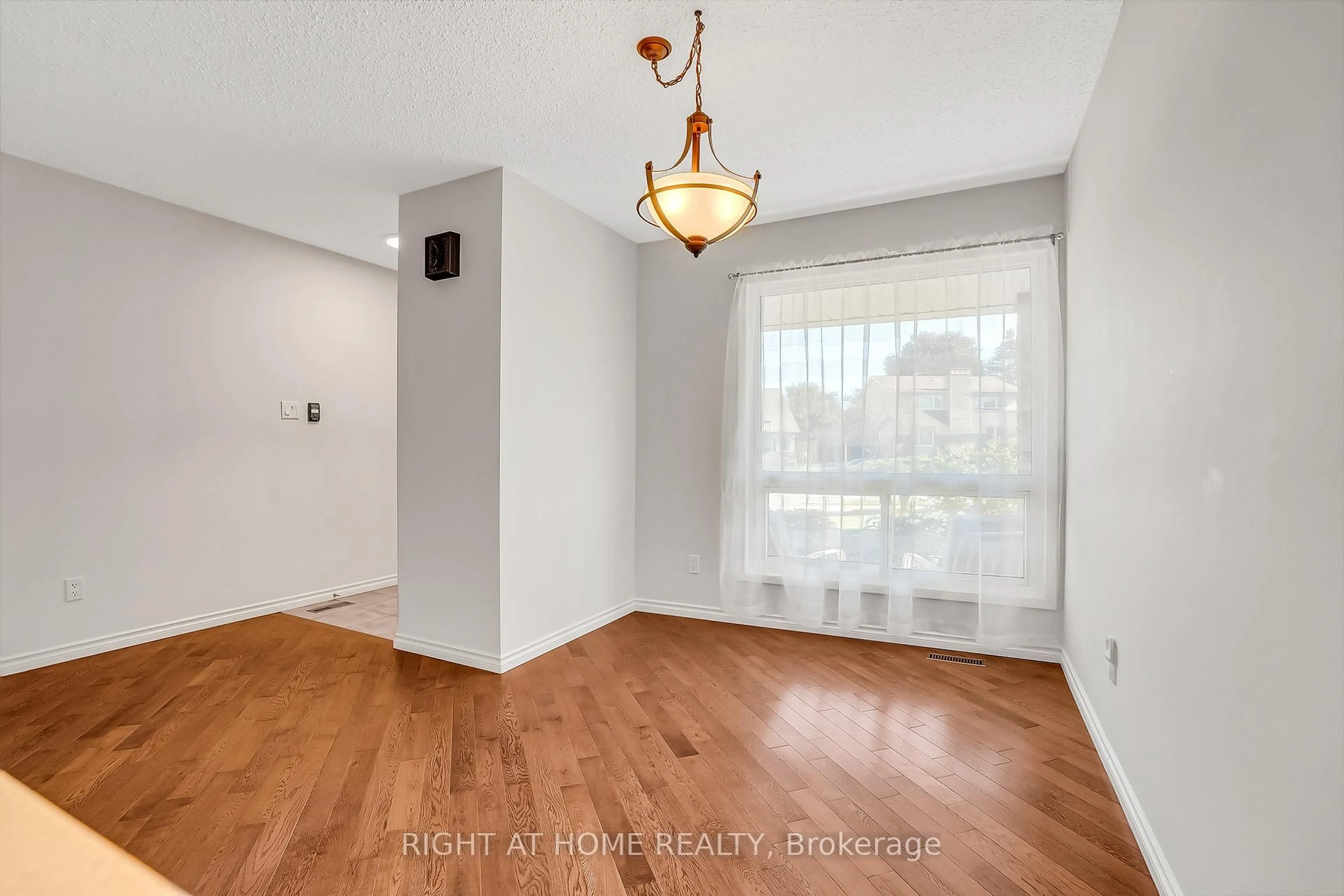 A pic of a room for 6842 Avila Rd, Mississauga Ontario L5N 1R8