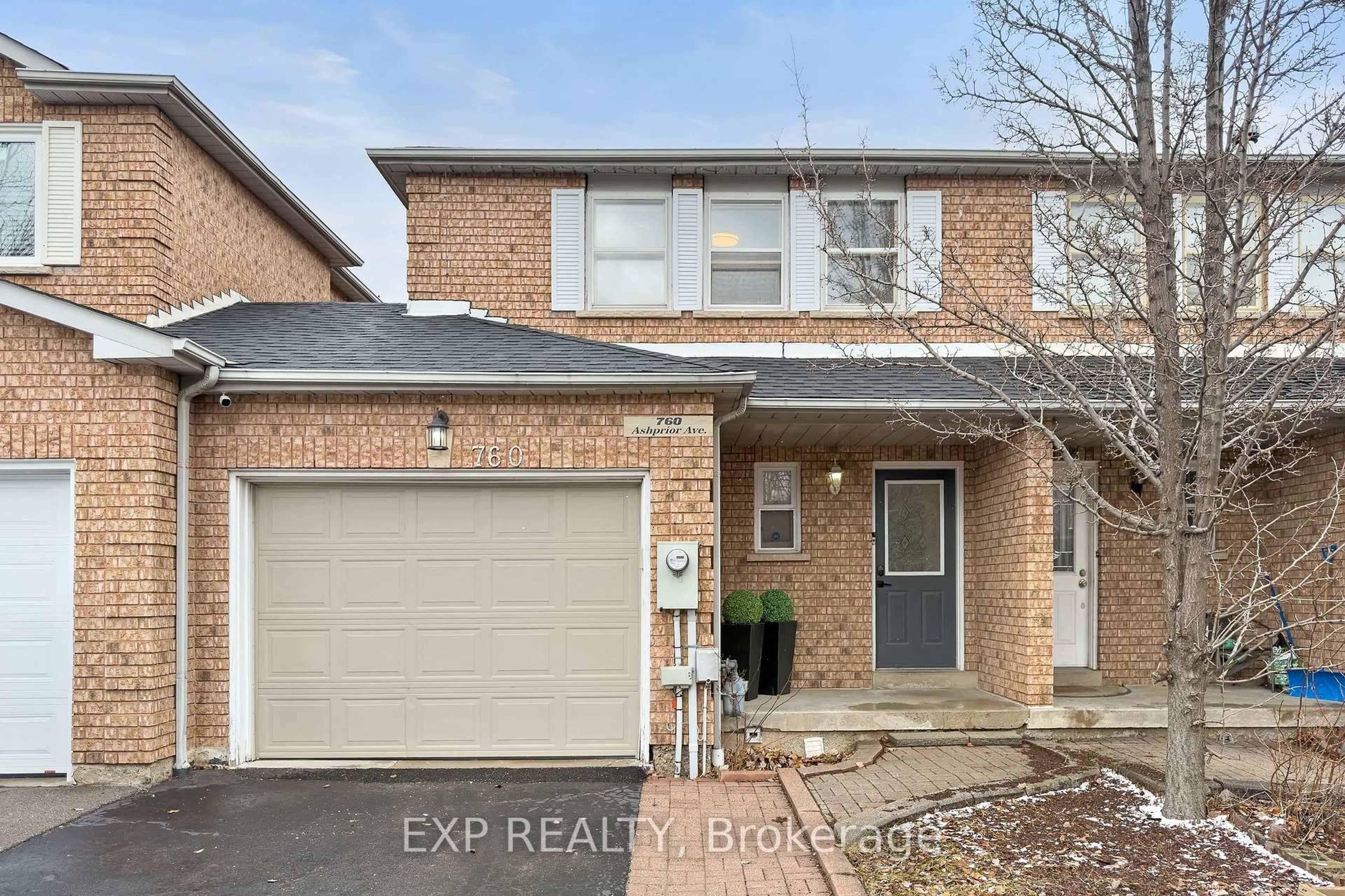 Home with brick exterior material, street for 760 Ashprior Ave, Mississauga Ontario L5R 3P1