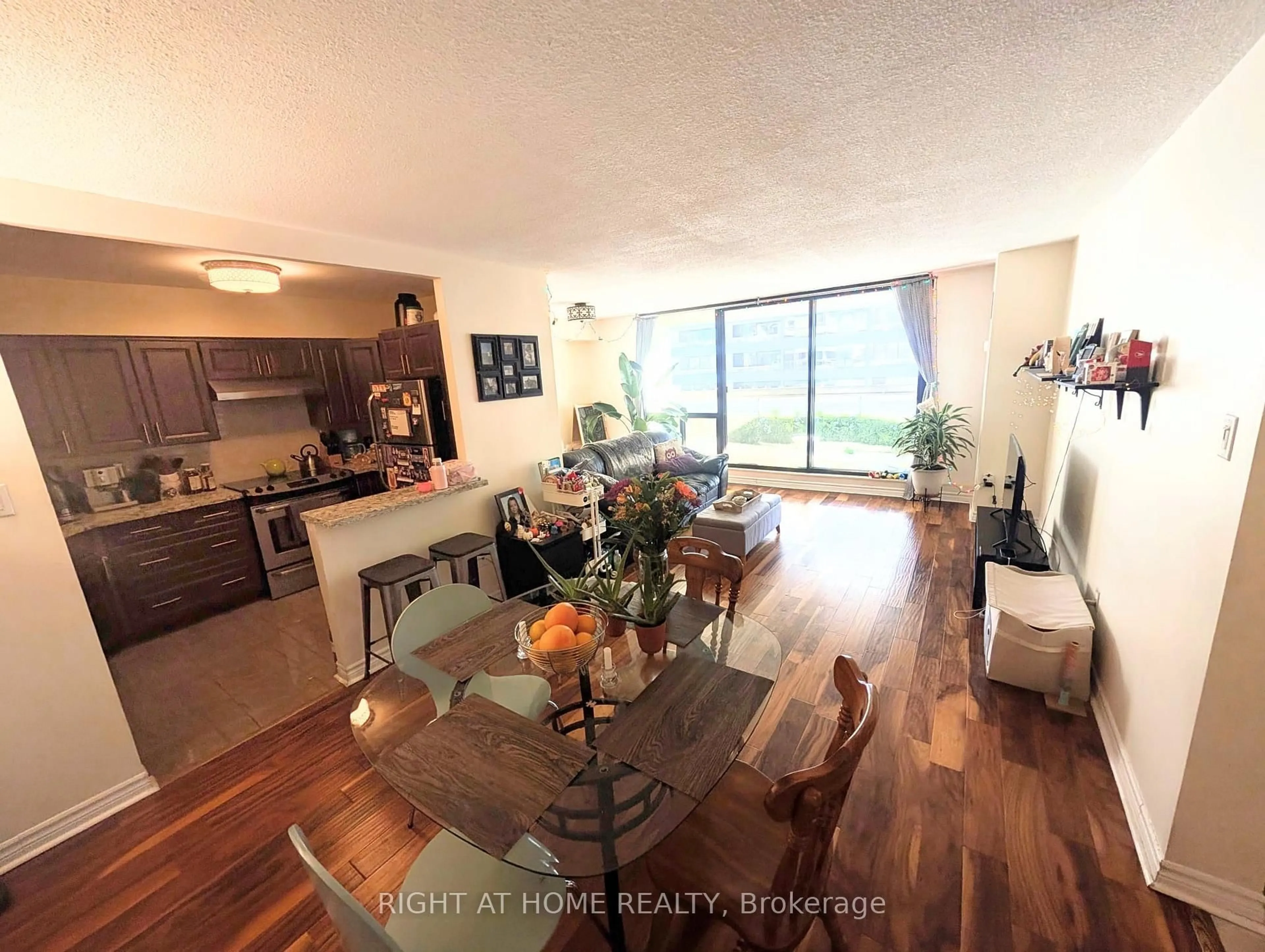 Unknown for 80 Quebec Ave #607, Toronto Ontario M6P 4B7