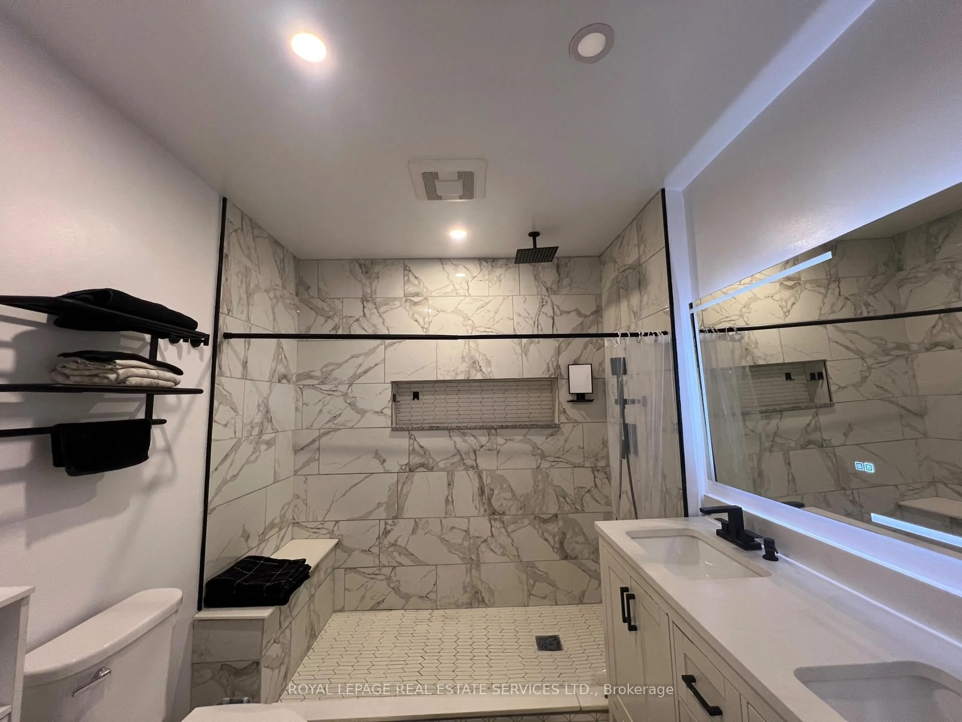 Contemporary bathroom, ceramic/tile floor for 19772 Airport Rd, Caledon Ontario L7K 0A3