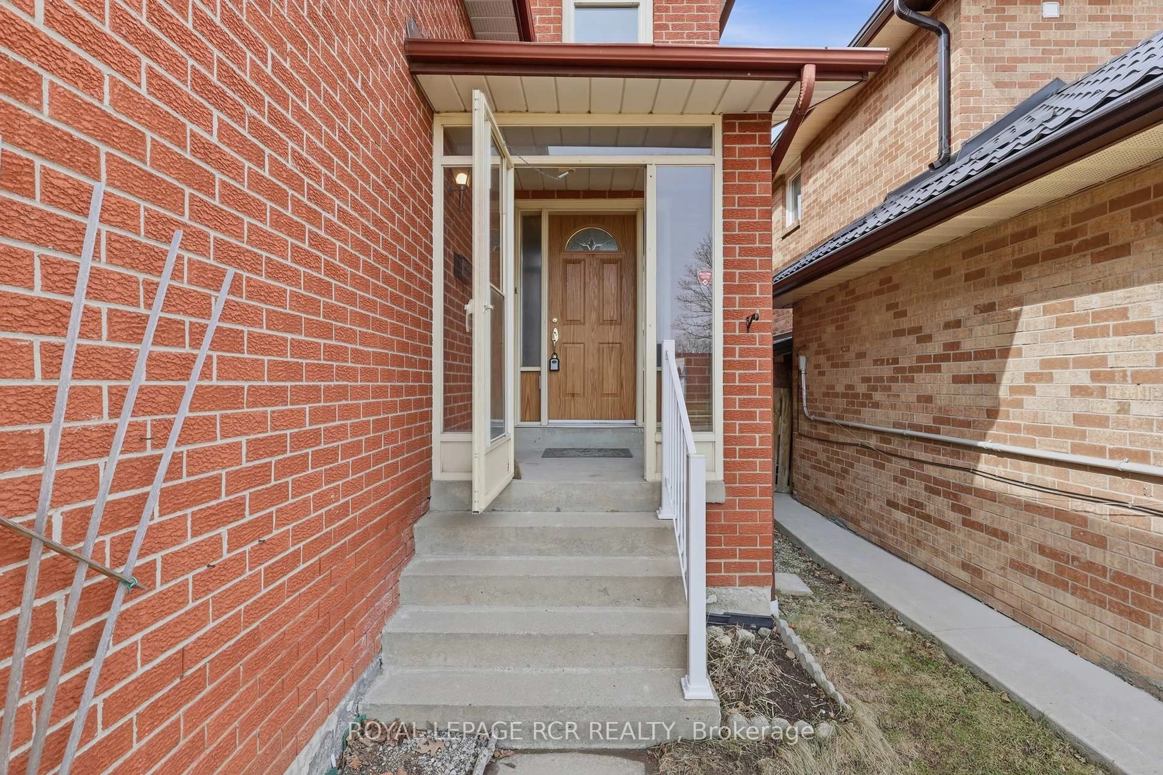 Unknown for 1503 Maple Ridge Dr, Mississauga Ontario L4W 3Z5