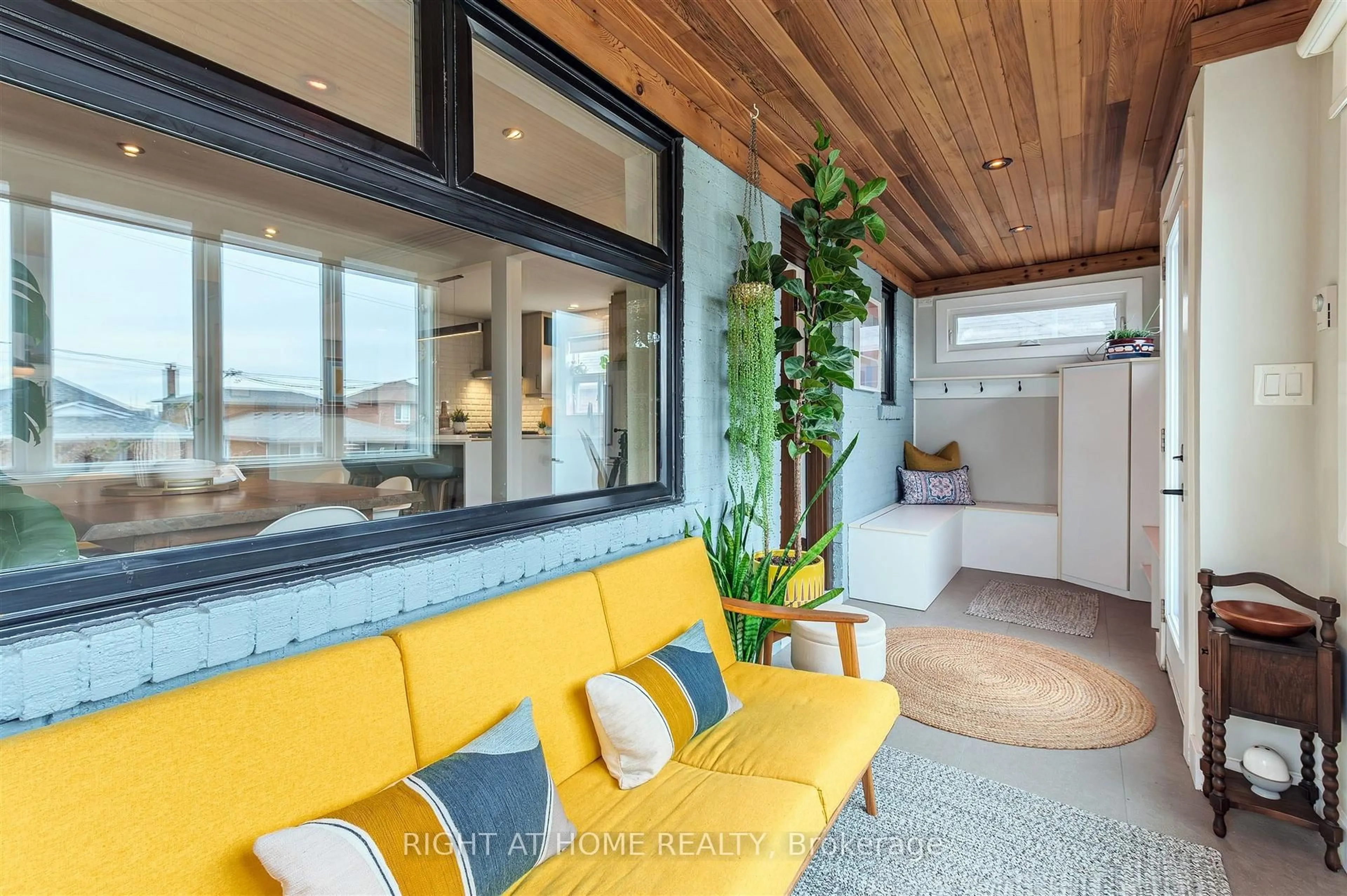 Unknown for 17 Claybrooke St, Toronto Ontario M6M 3P6