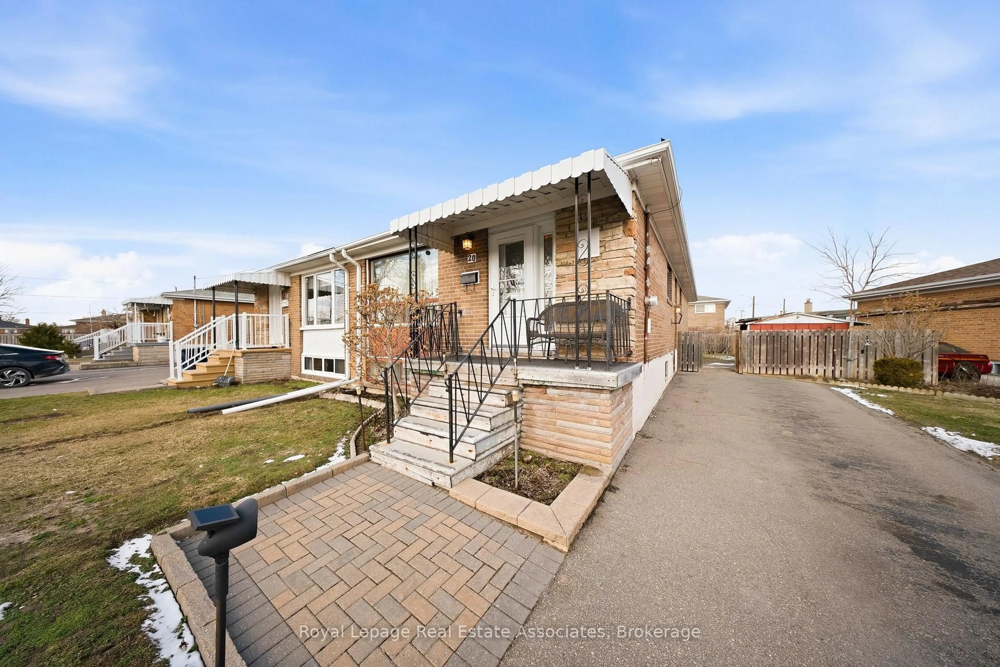 Unknown for 20 Rubydale Gdns, Toronto Ontario M9L 1B9