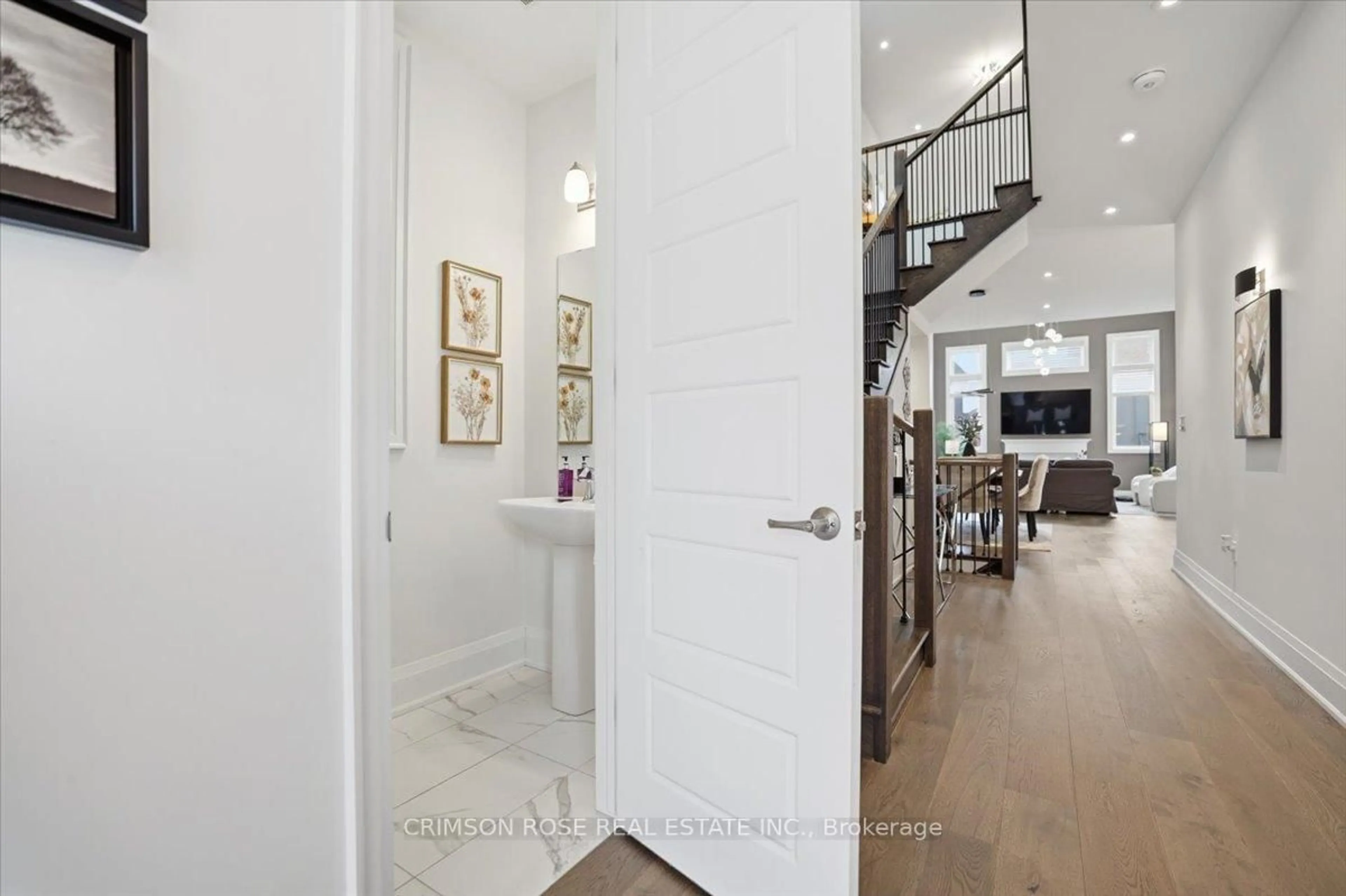 Indoor entryway for 1467 Everest Cres, Oakville Ontario L6H 3S4