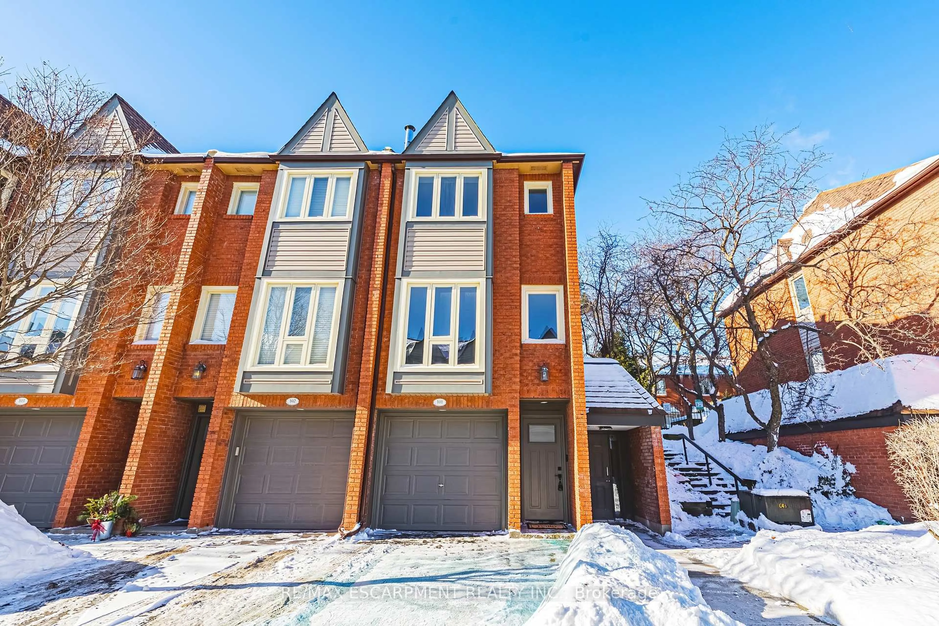 Unknown for 895 Maple Ave #101, Burlington Ontario L7S 2H7