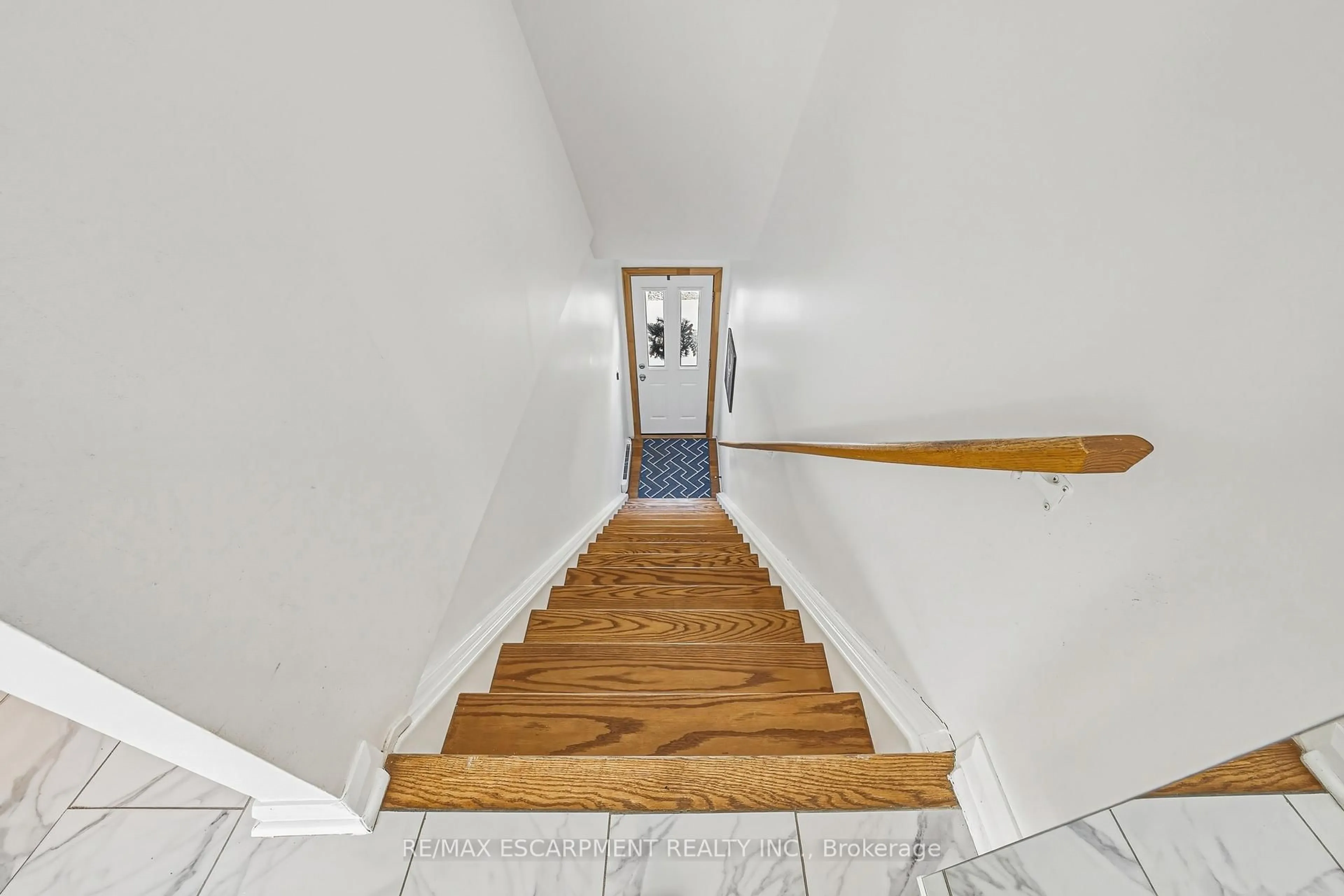 Stairs for 2055 Walkers Line #242, Burlington Ontario L7M 4B5