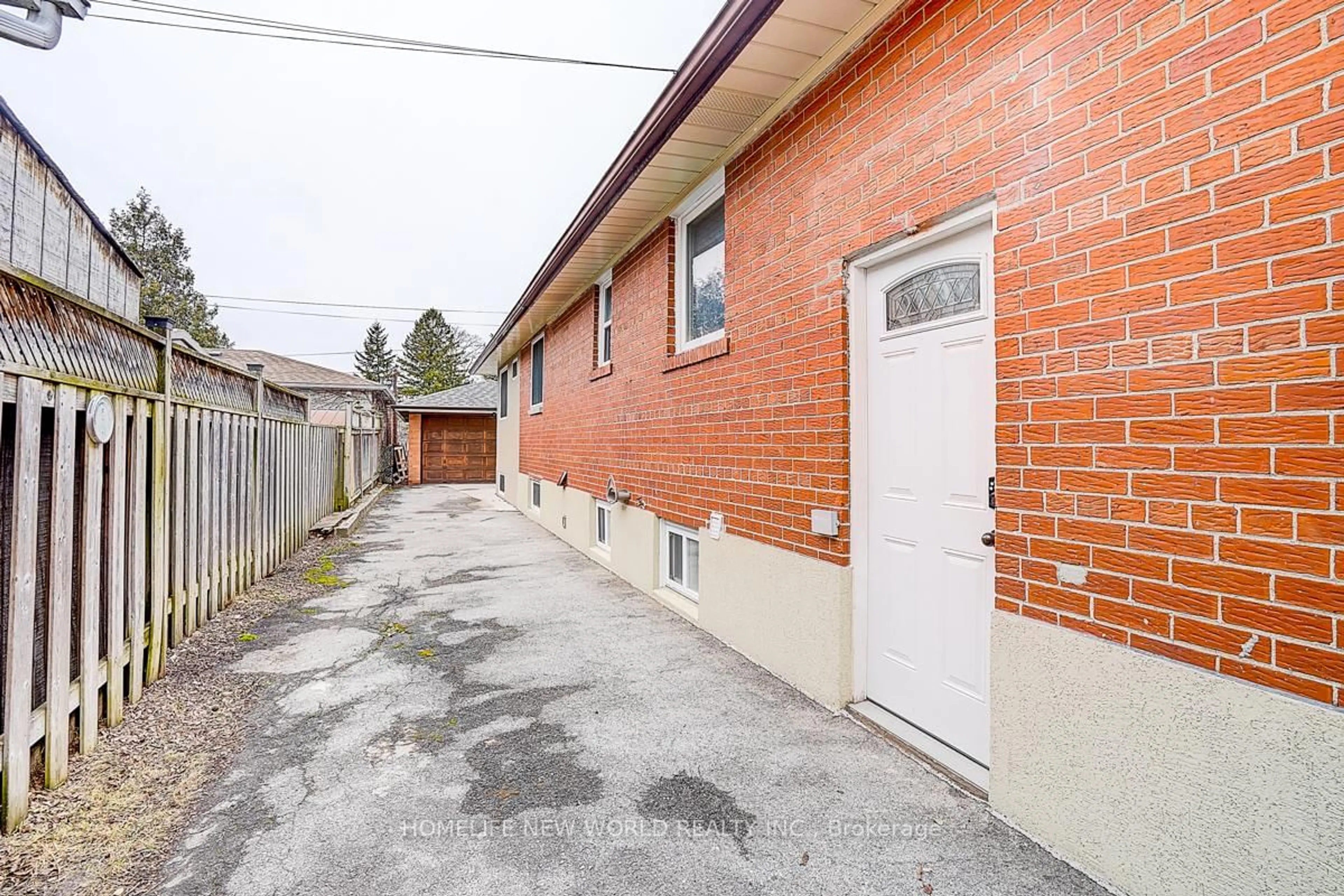 Patio, street for 56 Tedder St, Toronto Ontario M6M 4X3