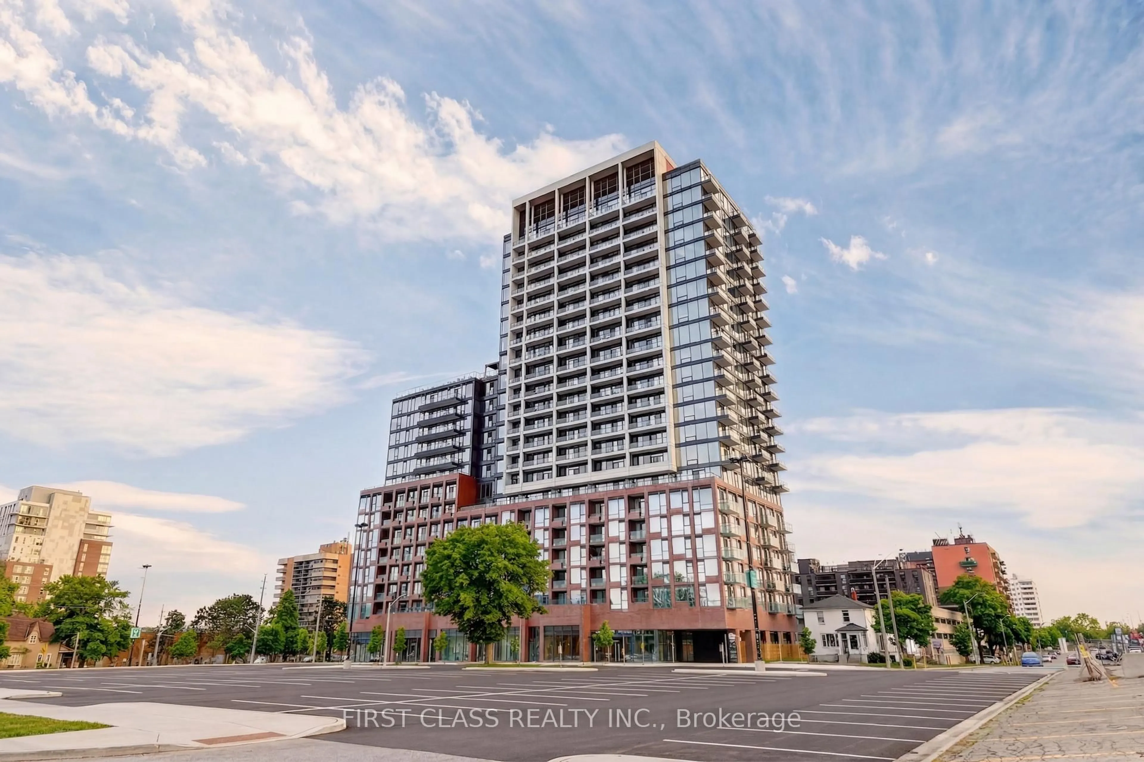 Blurry image for 28 ANN St #909, Mississauga Ontario L5G 0E1