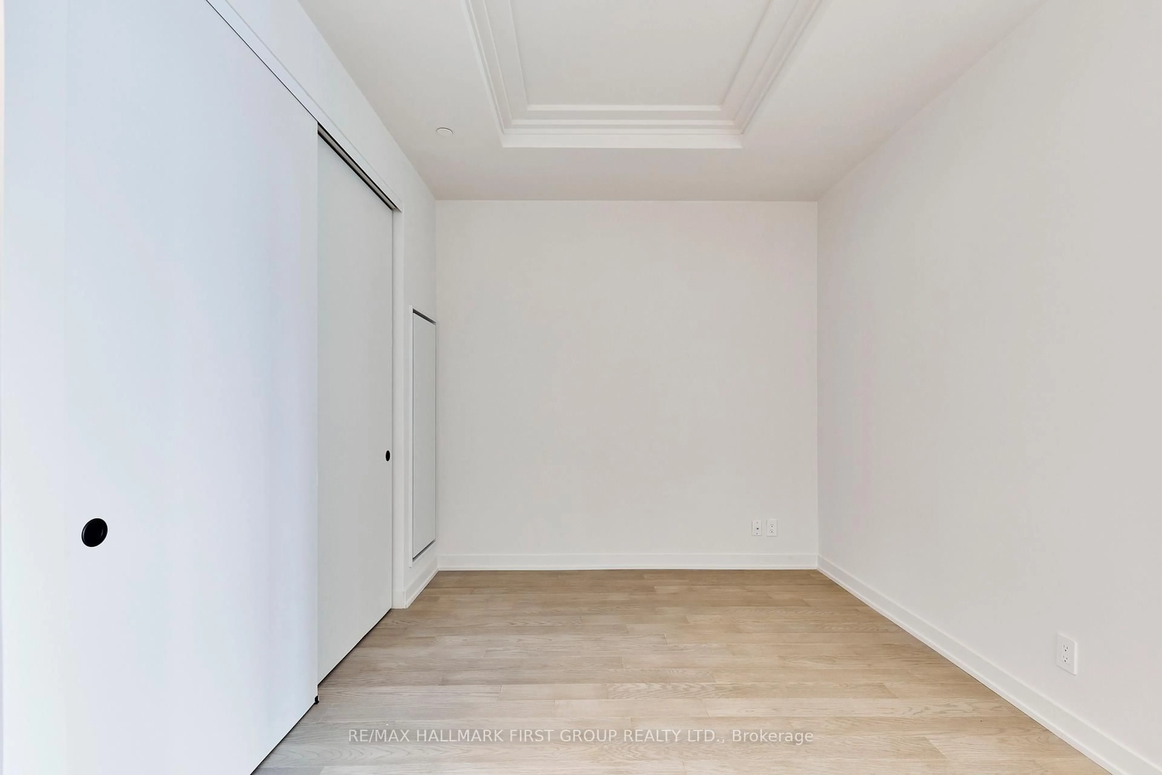 A pic of a room for 123 Maurice Dr #407, Oakville Ontario L6K 2W6