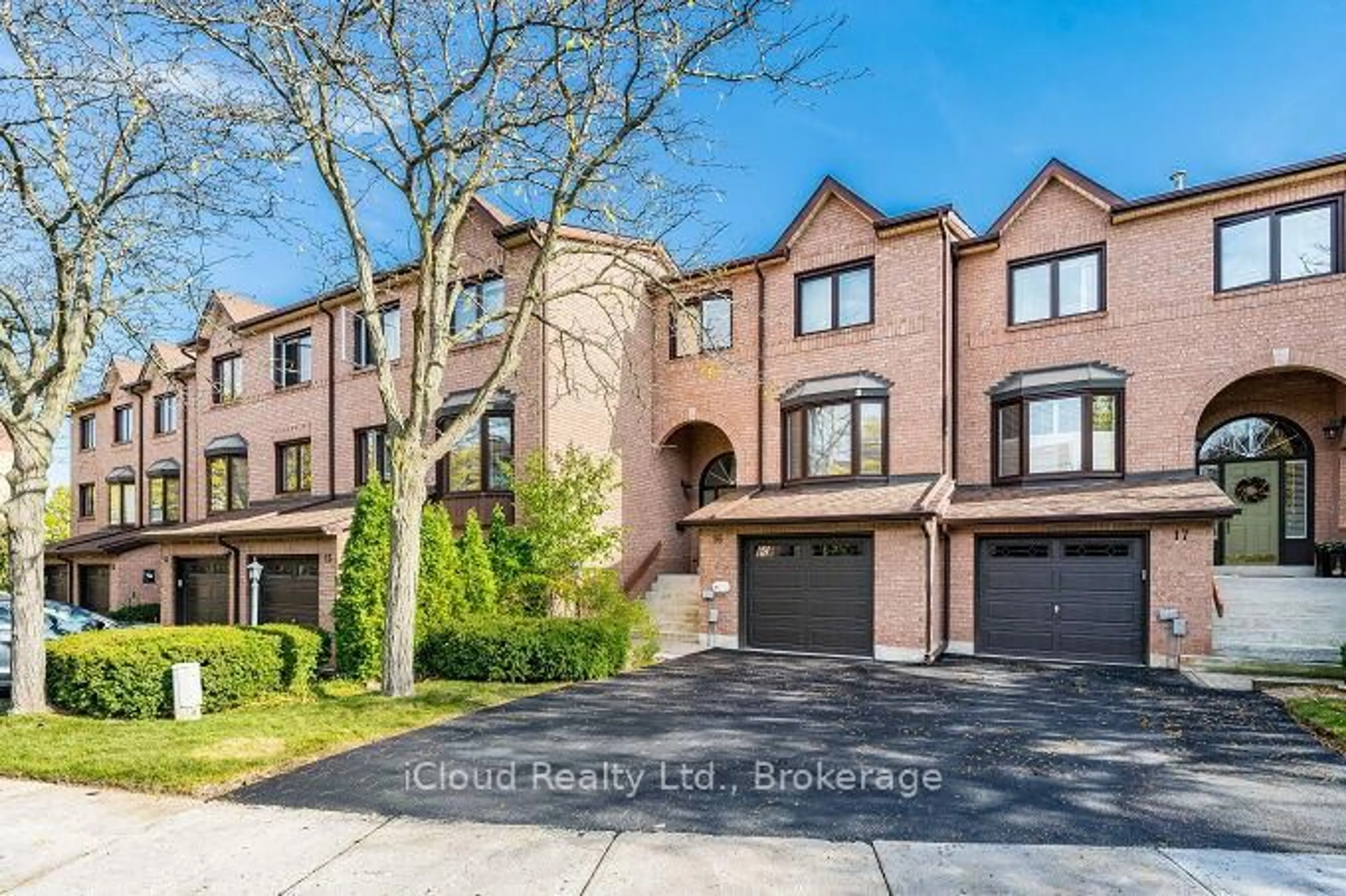 Home with brick exterior material, street for 1100 Queens Ave #16, Oakville Ontario L6H 2B5