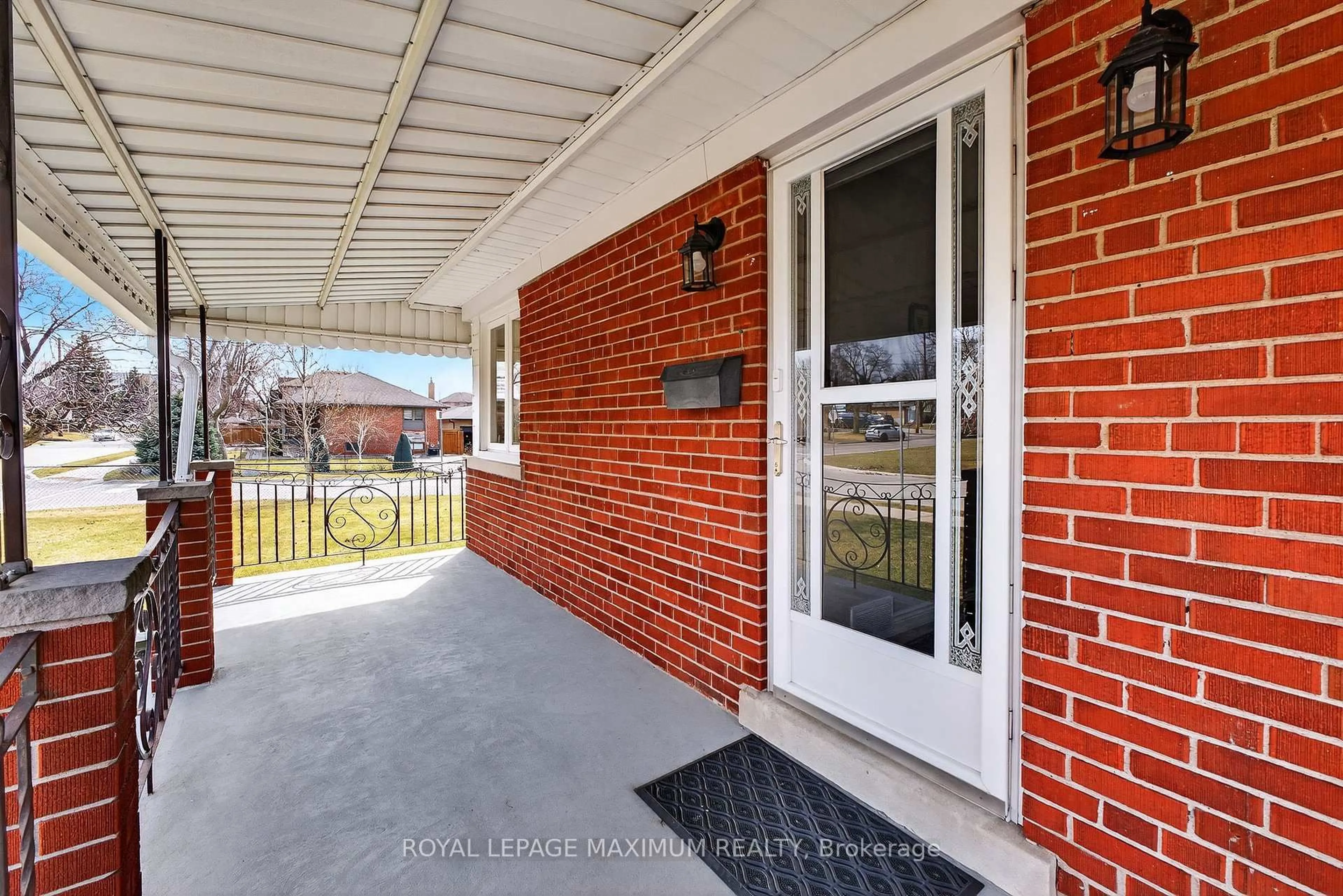 Unknown for 124 Tavistock Rd, Toronto Ontario M3M 2P4