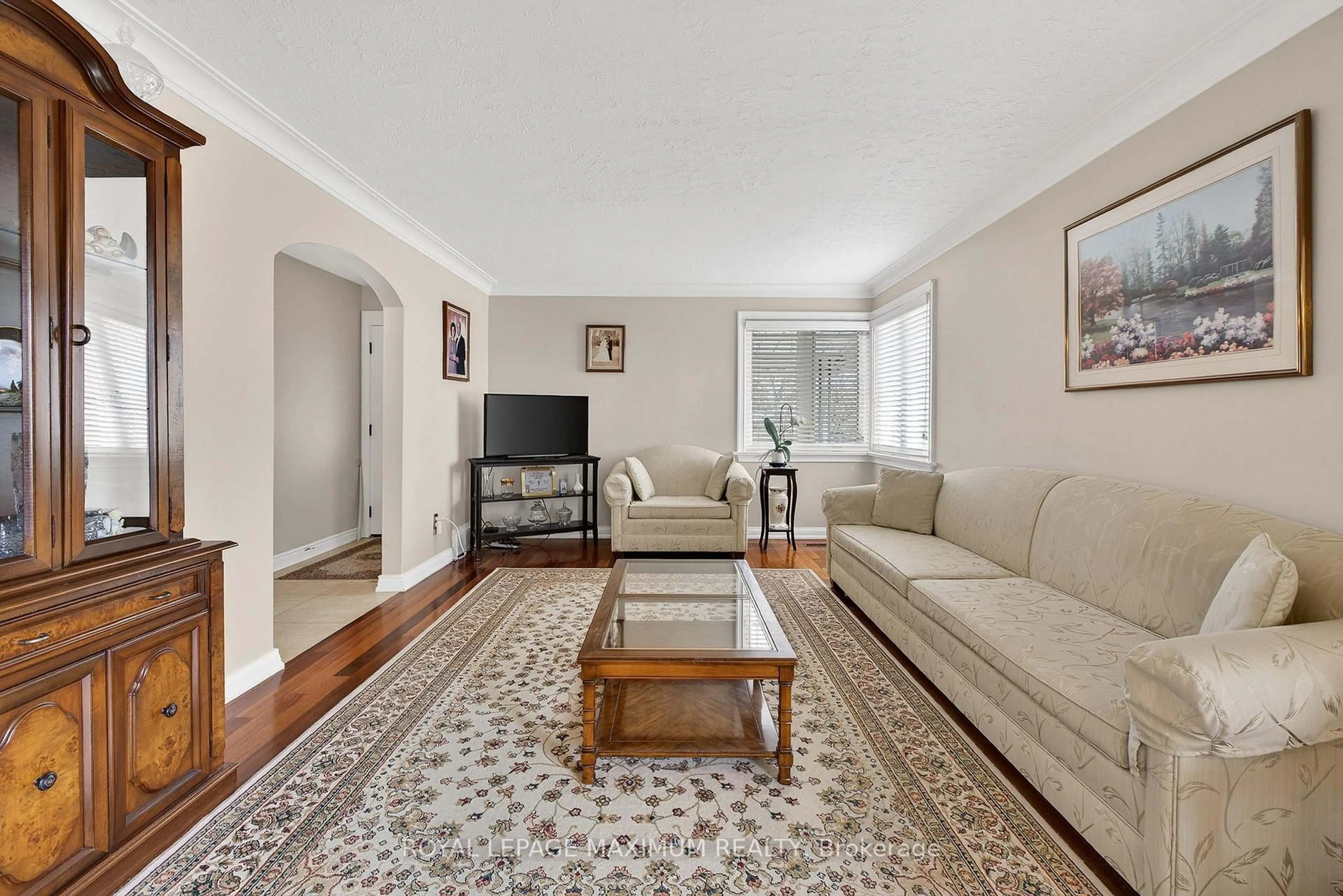 Living room with furniture, unknown for 124 Tavistock Rd, Toronto Ontario M3M 2P4