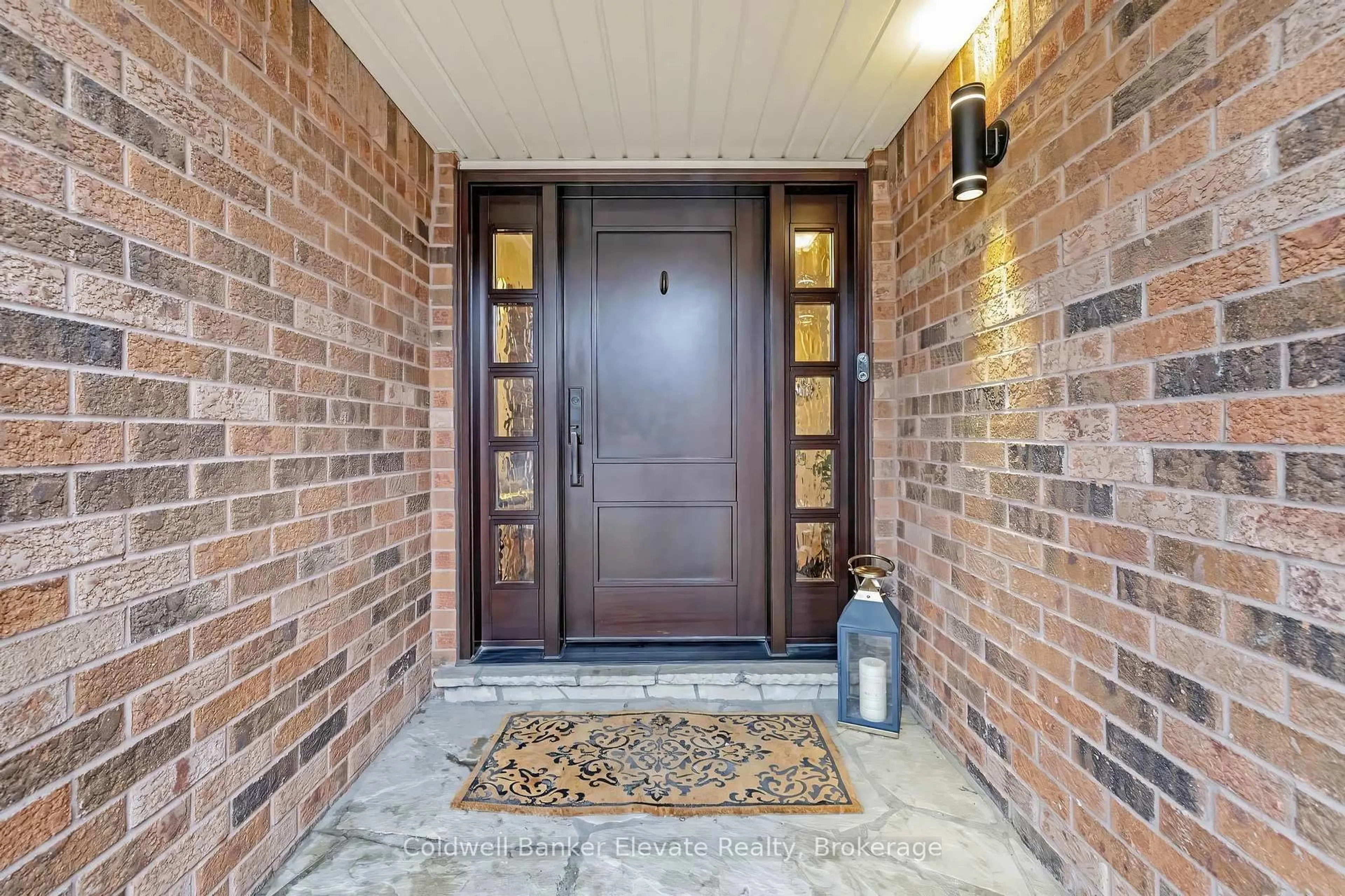 Indoor entryway for 1531 Polesden Dr, Mississauga Ontario L5G 4P8