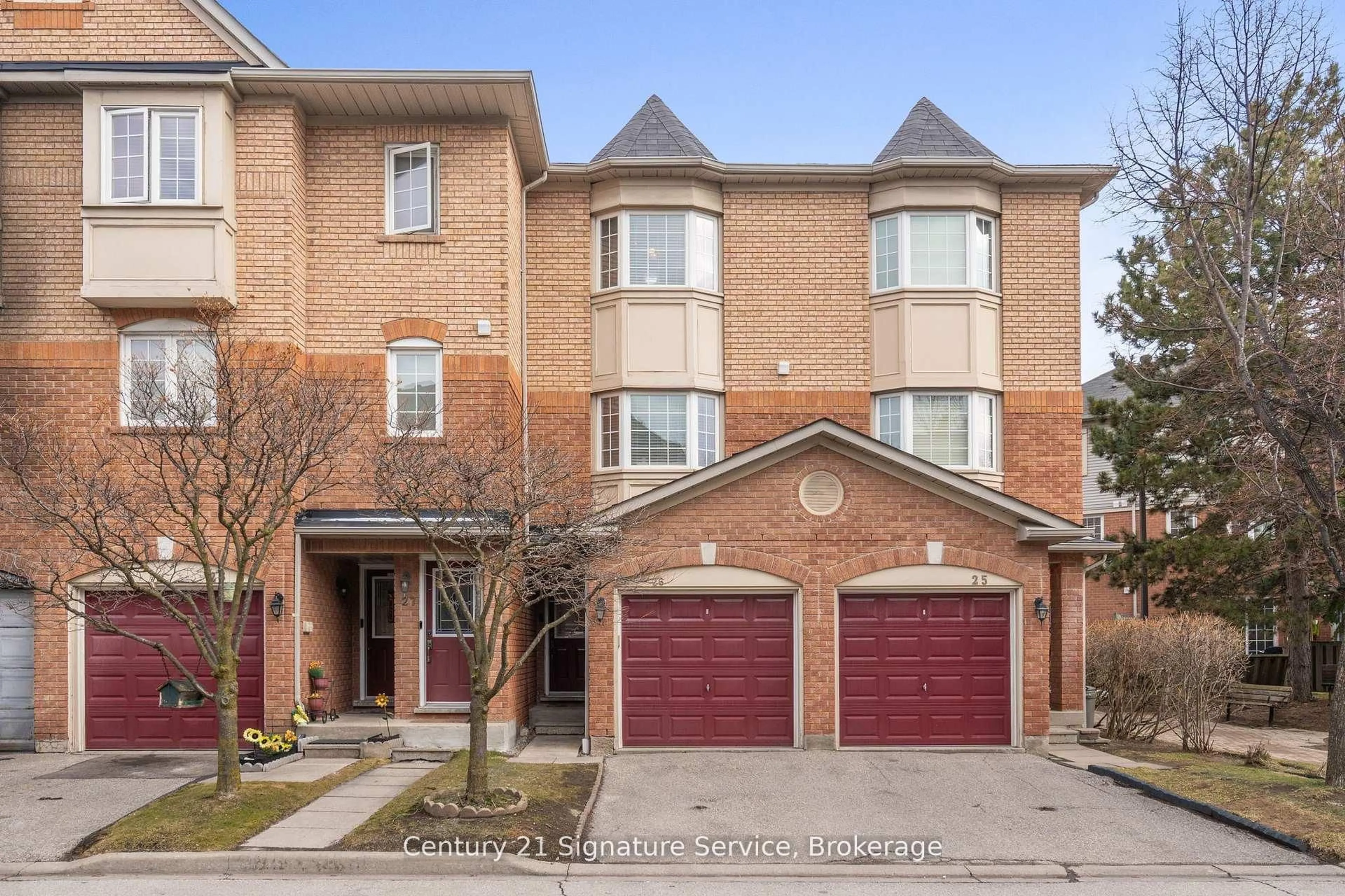 Home with brick exterior material, street for 6950 Tenth Line #26, Mississauga Ontario L5N 6Y1