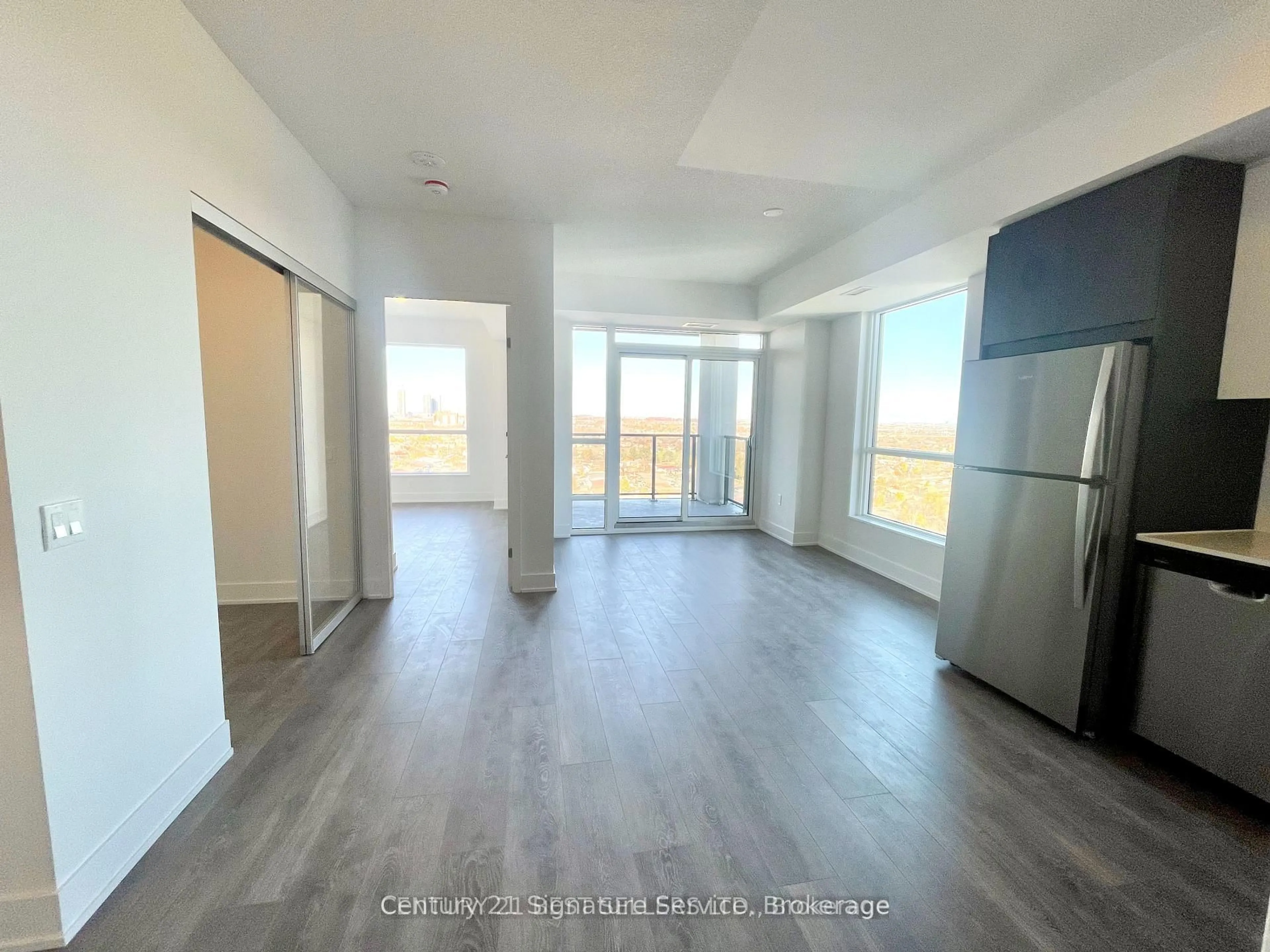 A pic of a room for 202 Burnhamthorpe Rd #1906, Mississauga Ontario L5A 4L4