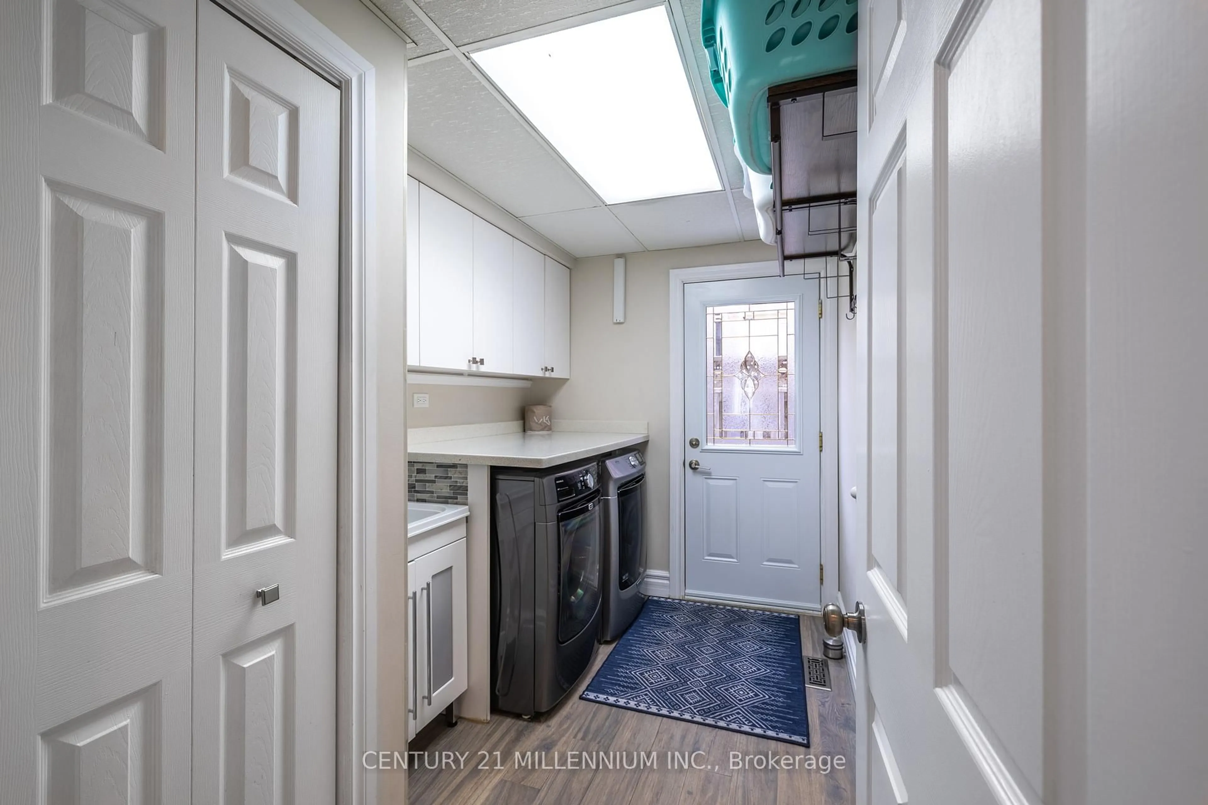 Laundry room for 4 Marchmount Cres, Brampton Ontario L6S 2S9