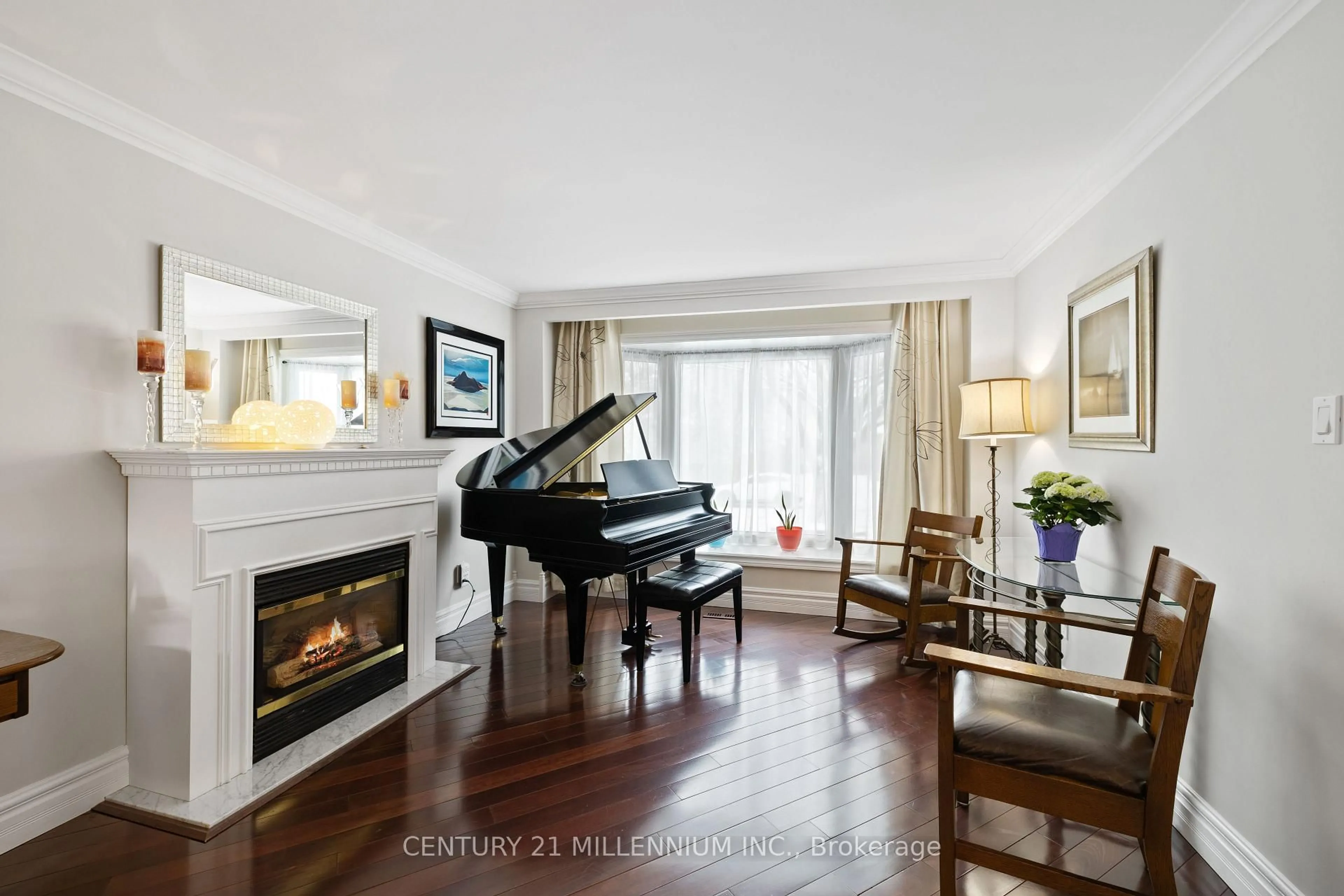 Living room with furniture, wood/laminate floor for 4 Marchmount Cres, Brampton Ontario L6S 2S9