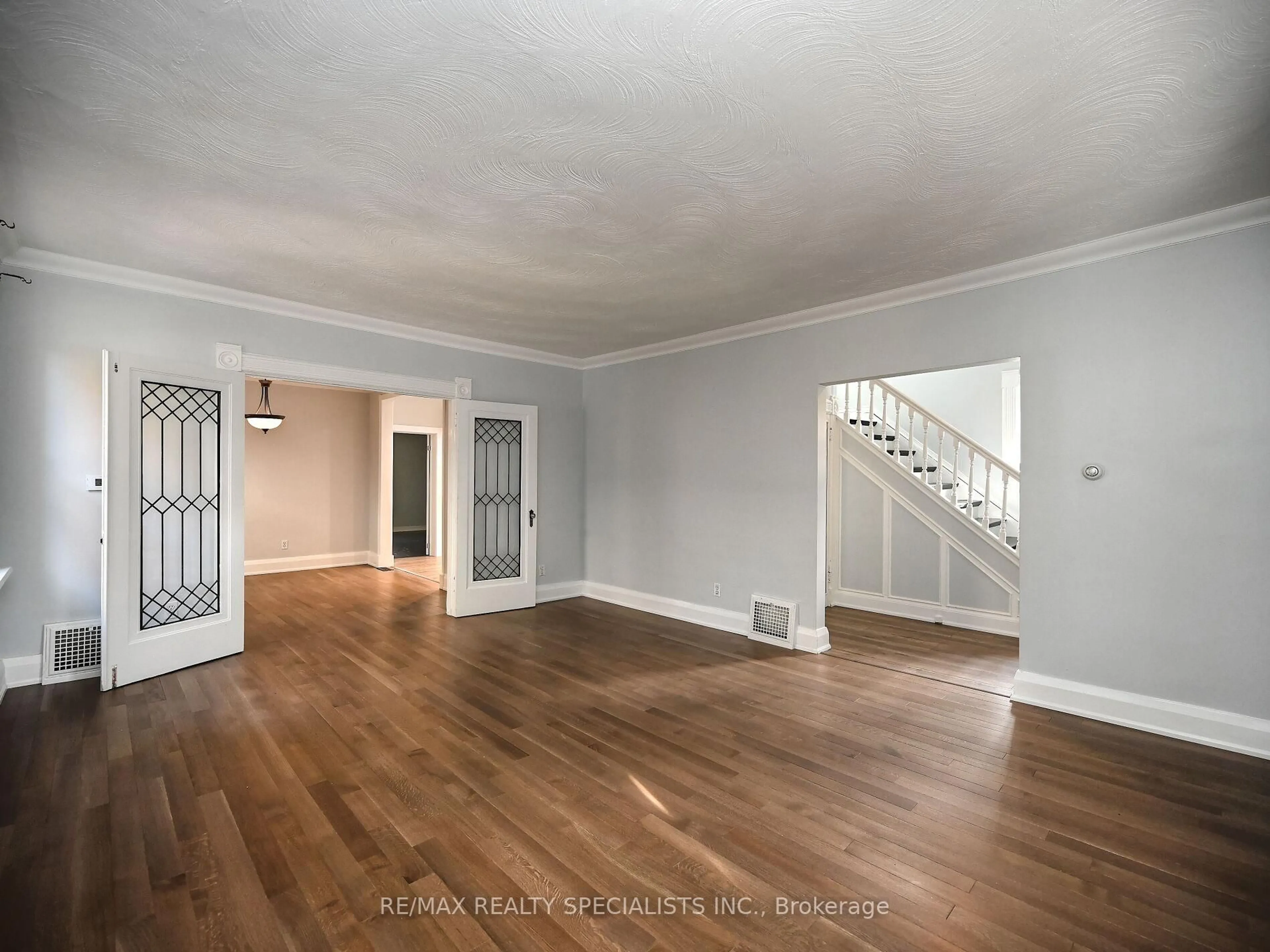 Unknown for 12 Elizabeth St, Brampton Ontario L6Y 1P8