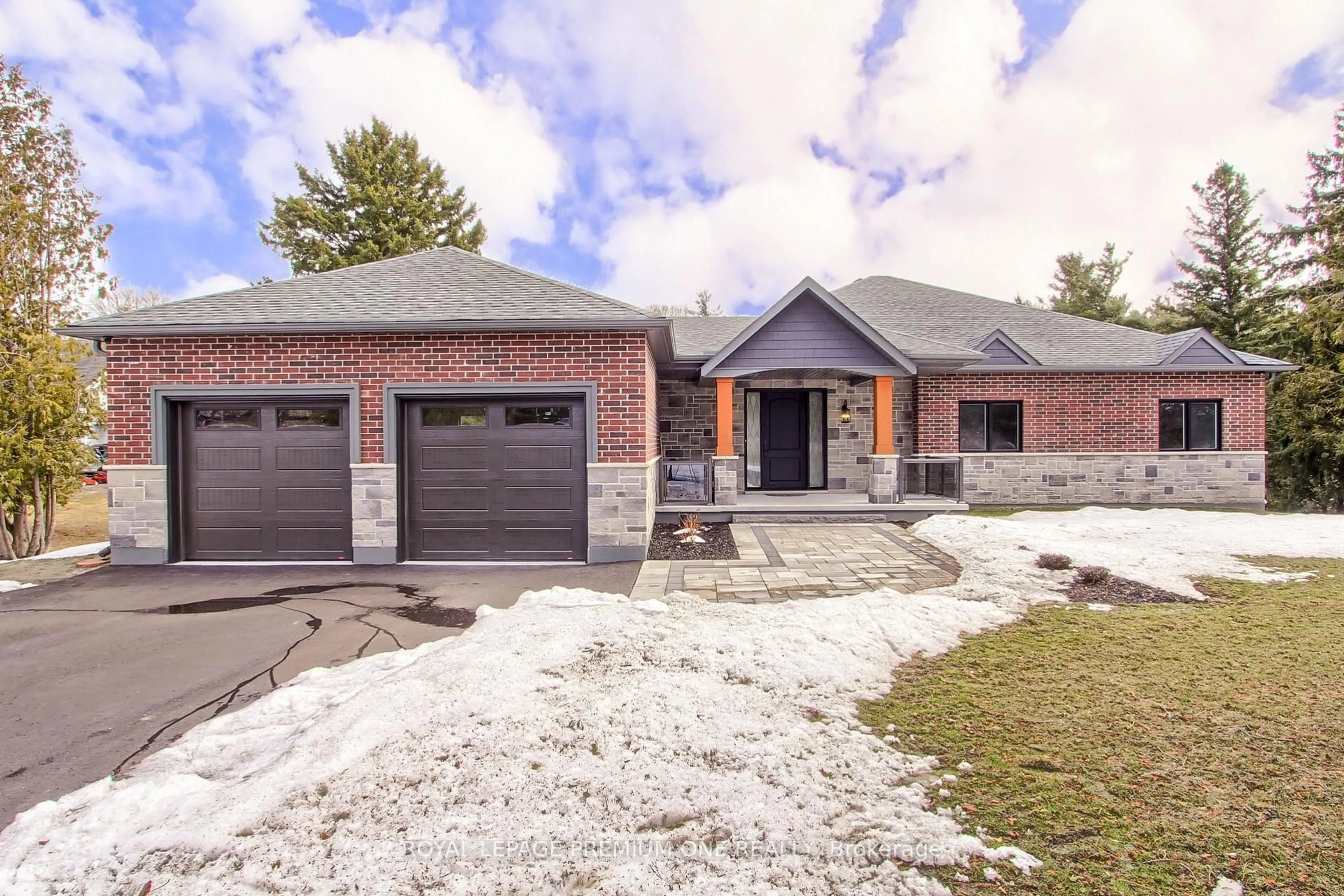 Home with brick exterior material, street for 211 Pine Ave, Caledon Ontario L7E 3S7