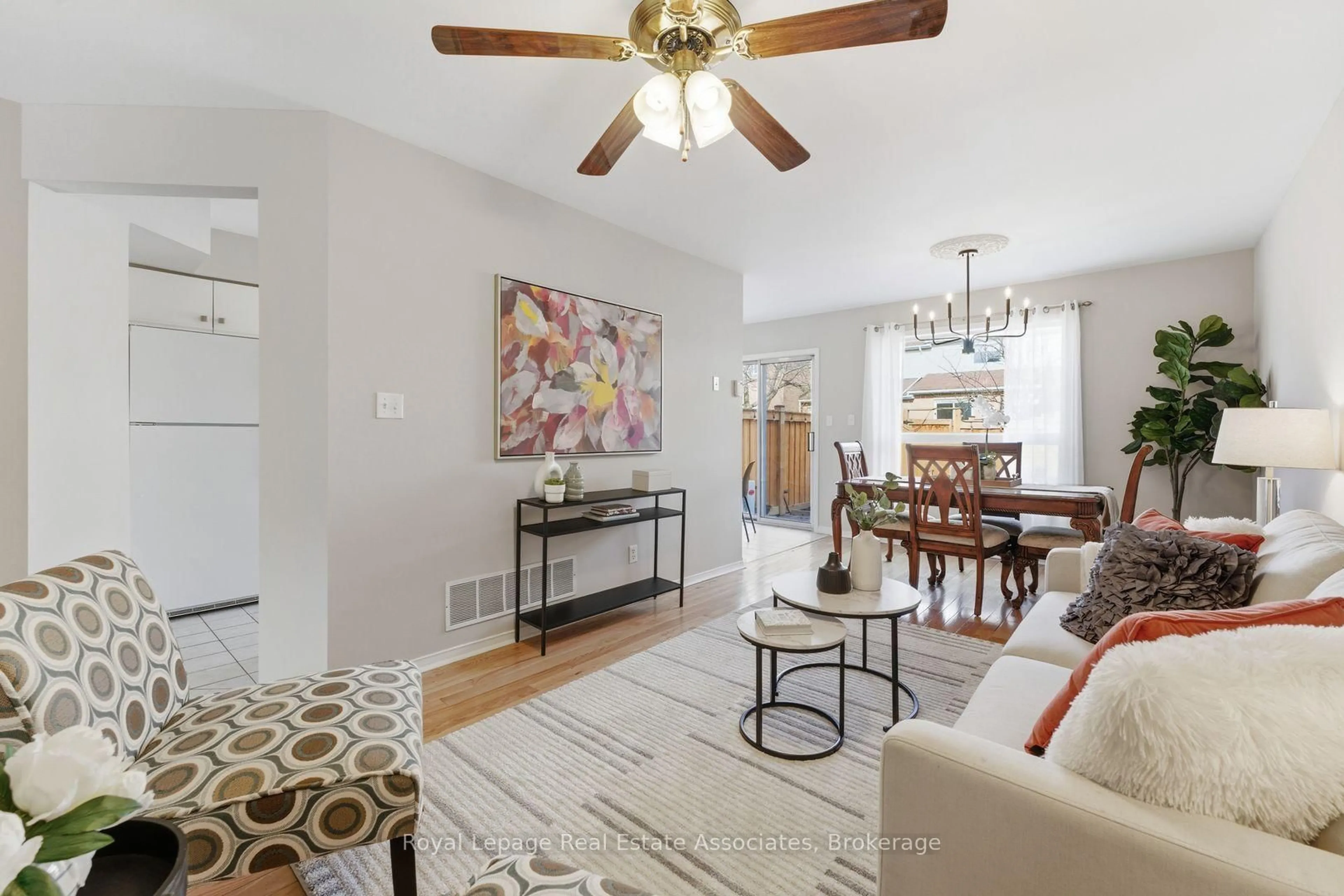 Living room with furniture, unknown for 819 Village Green Blvd #27, Mississauga Ontario L5E 3H7