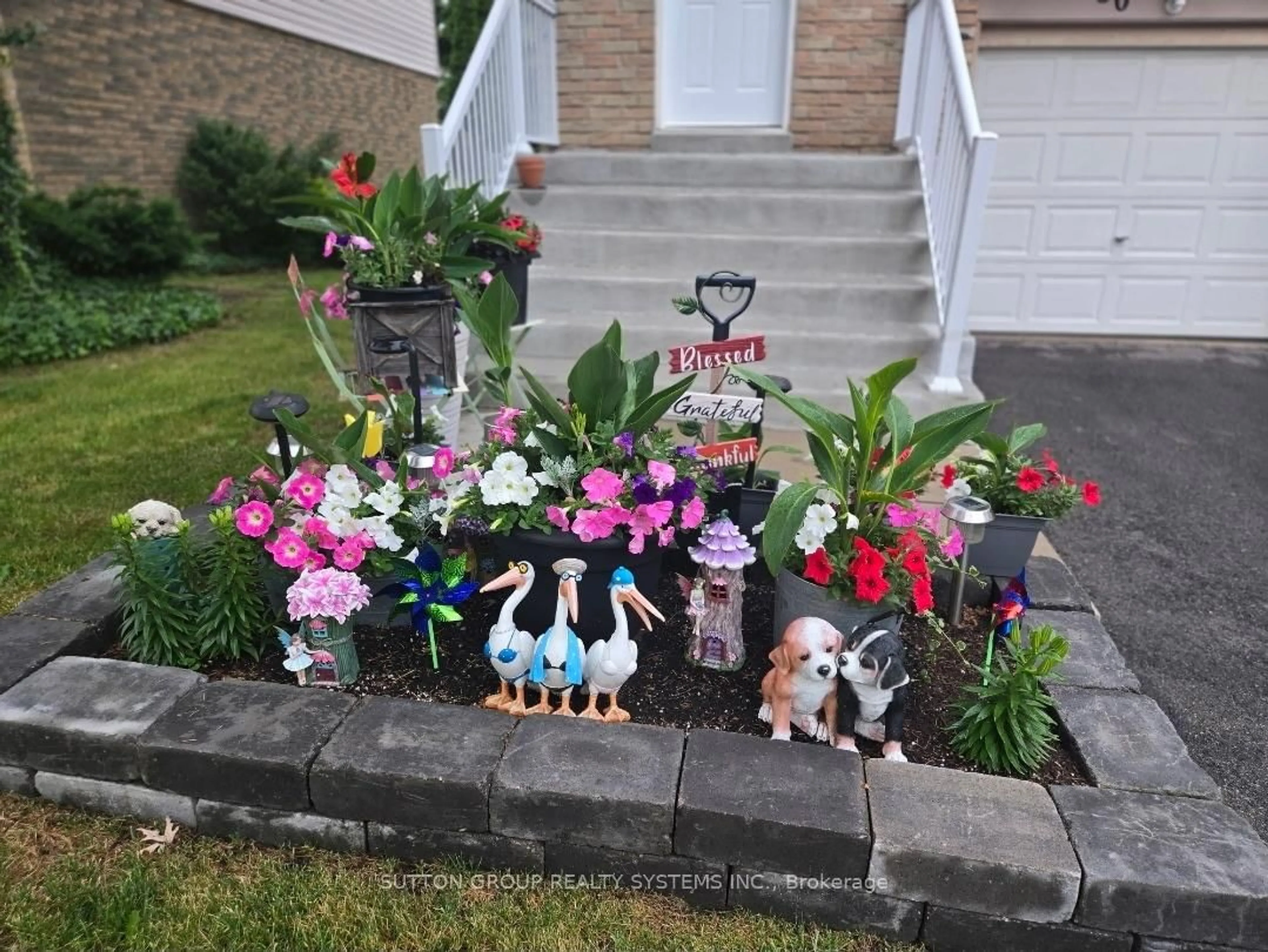 Indoor entryway for 5878 Montevideo Rd #30, Mississauga Ontario L5N 2V5