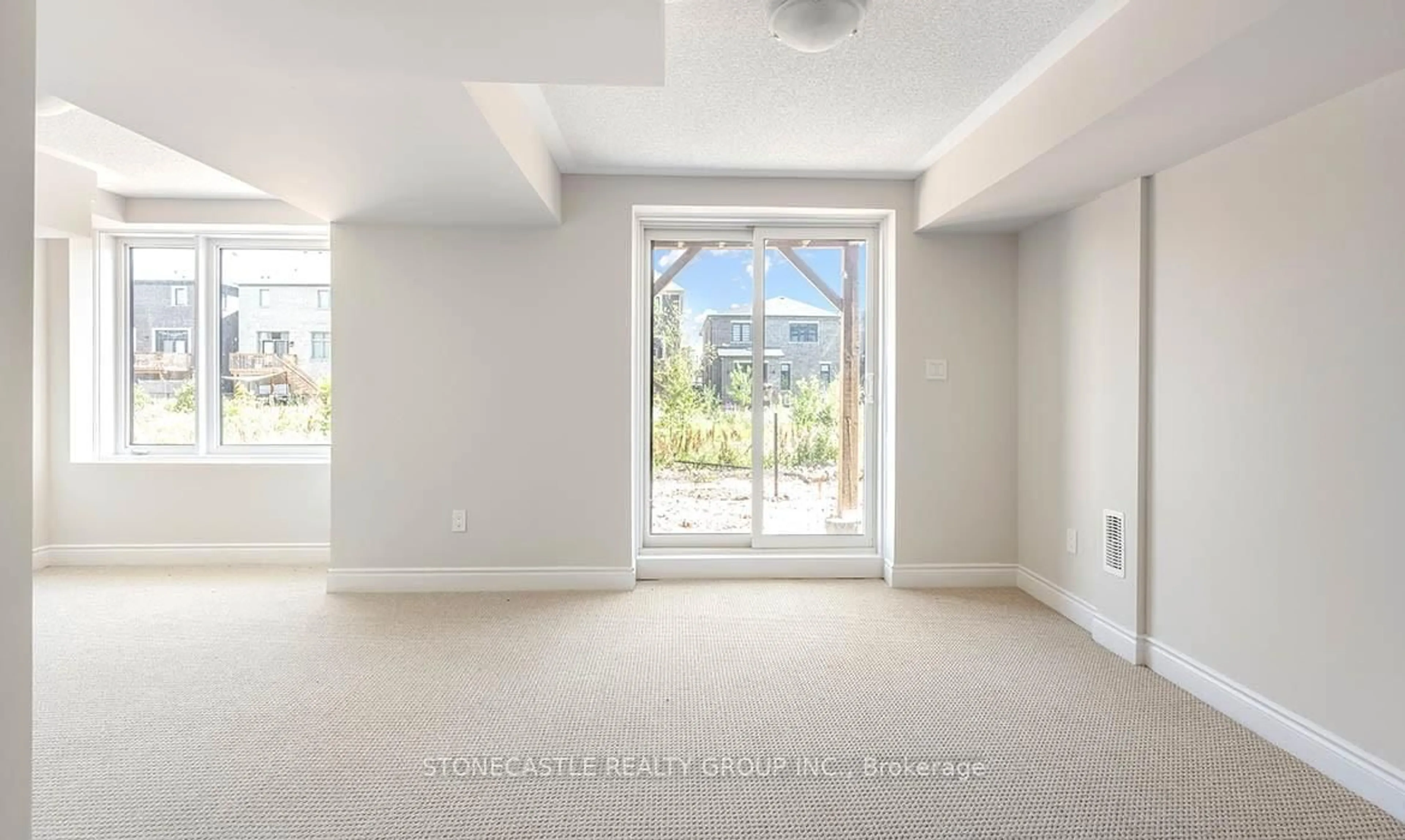 A pic of a room for 3055 Perkins Way, Oakville Ontario L6H 7Y6