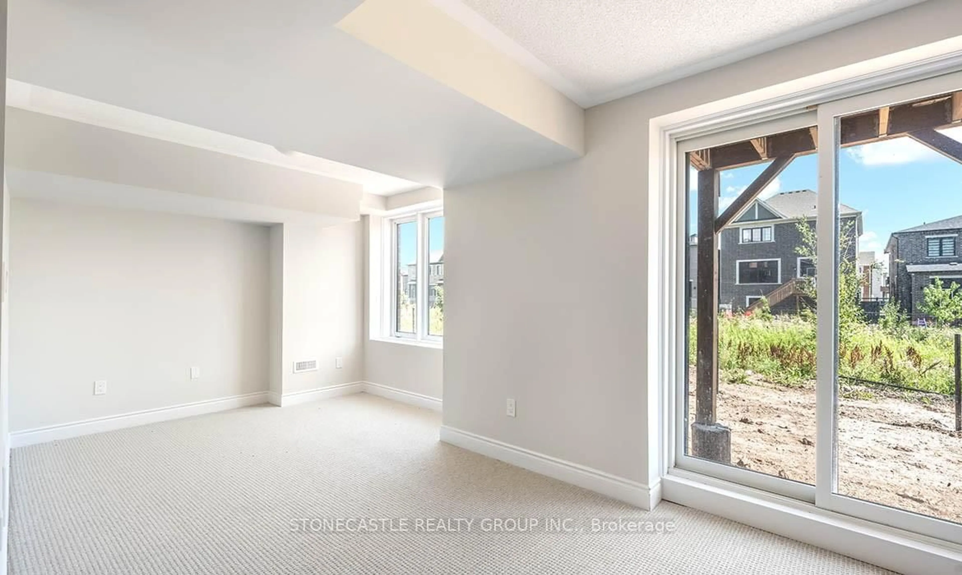 A pic of a room for 3055 Perkins Way, Oakville Ontario L6H 7Y6