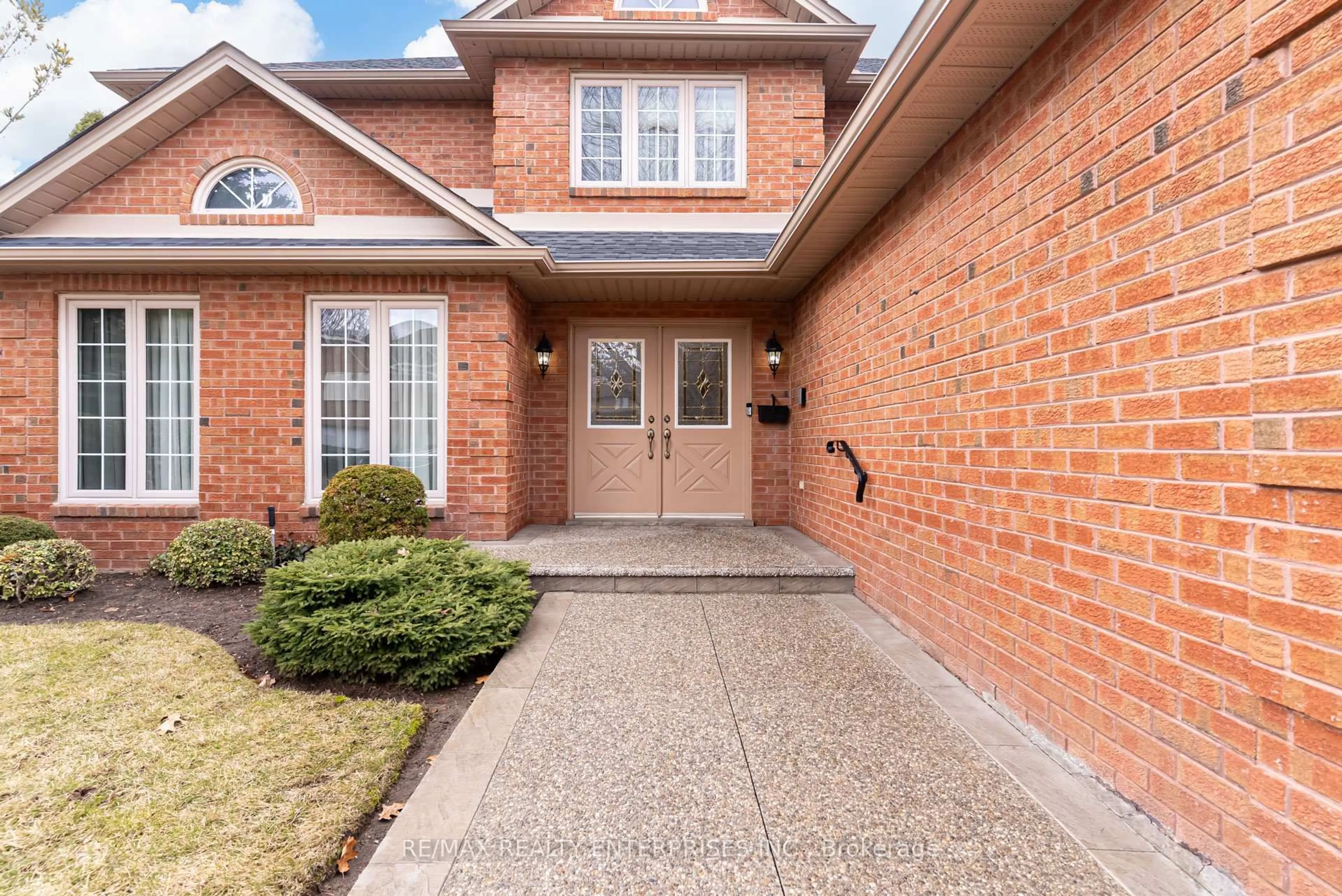 Home with brick exterior material, street for 2439 Deer Run Ave, Oakville Ontario L6J 6L1