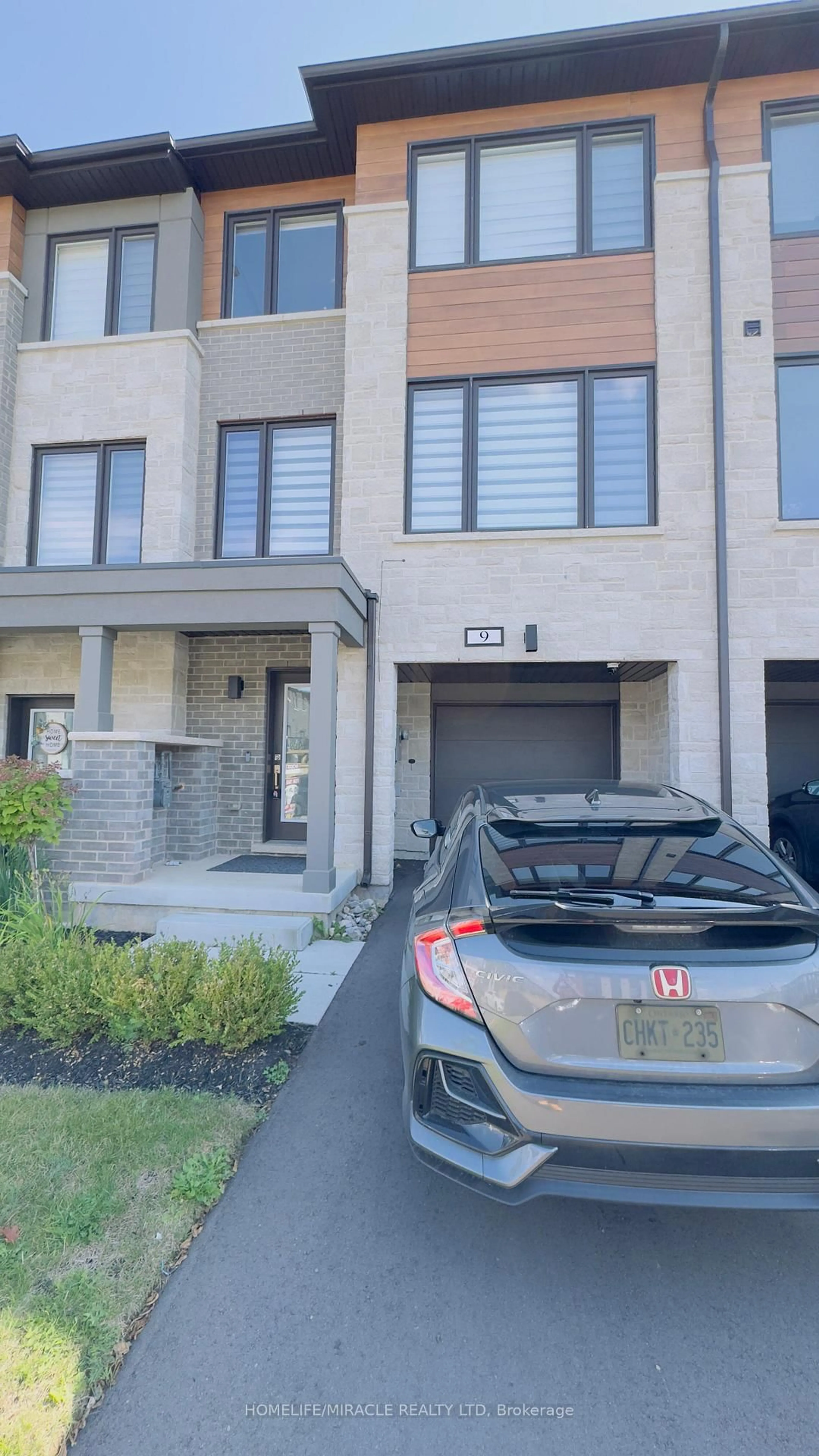 Home with brick exterior material, street for 9 Briar Crt, Halton Hills Ontario L7G 0P5