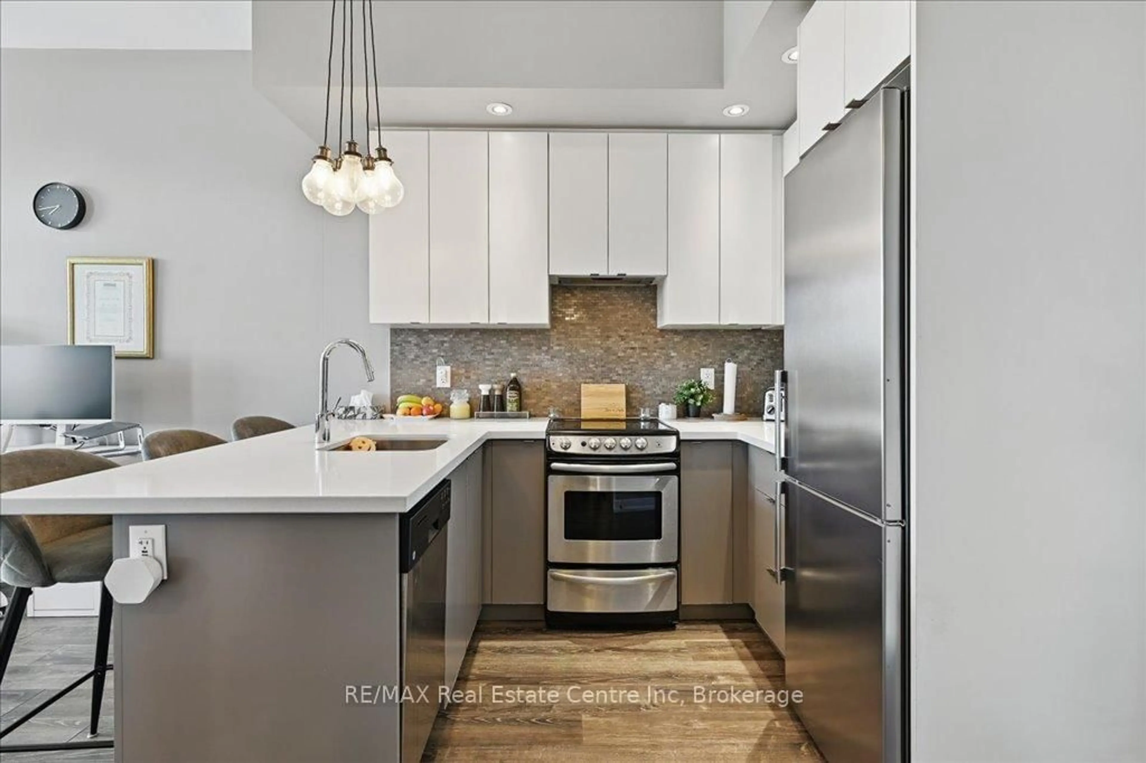 Contemporary kitchen, ceramic/tile floor for 457 Plains Rd #420, Burlington Ontario L7T 0B8