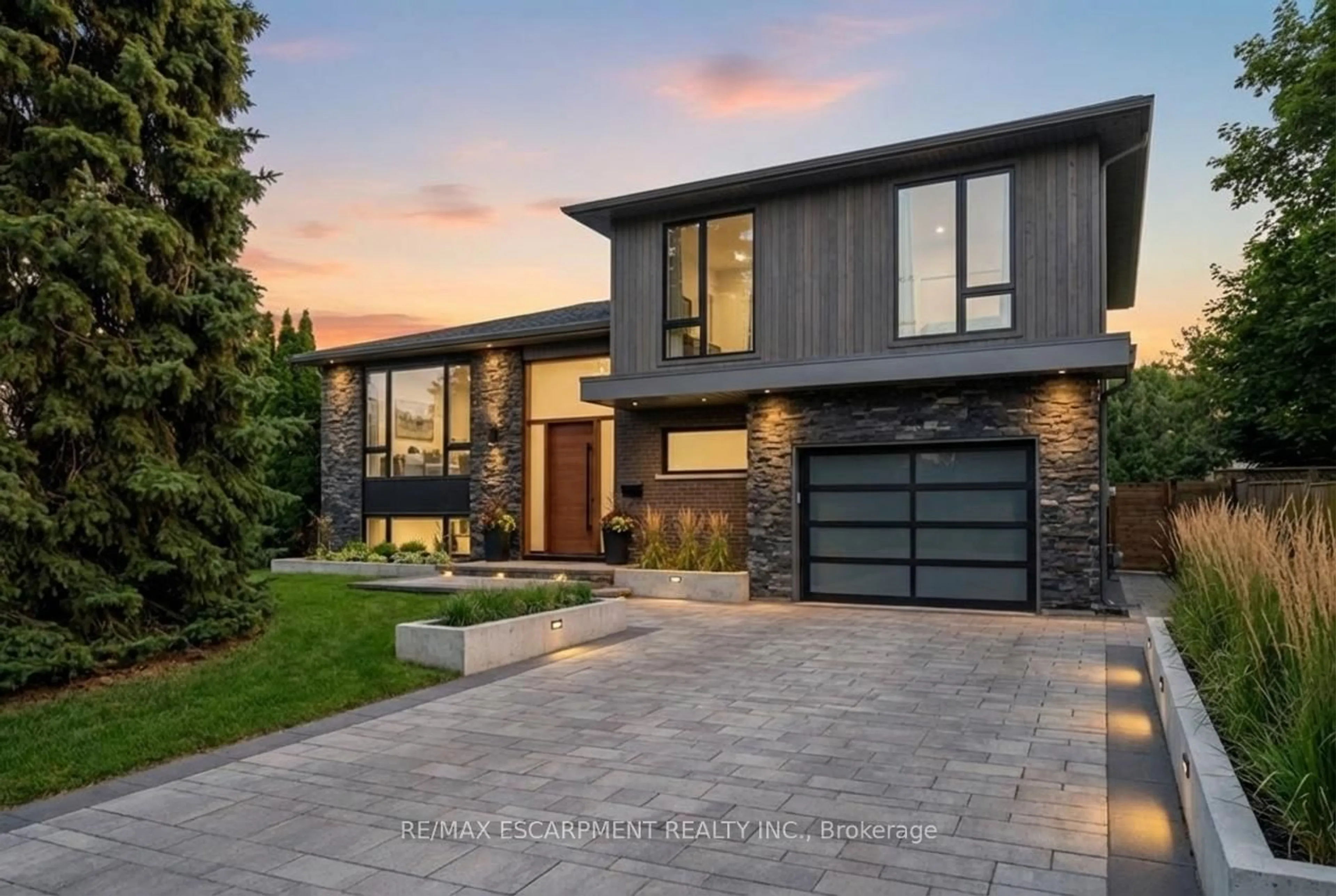 Home with brick exterior material, street for 2228 Urwin Cres, Oakville Ontario L6L 2T2