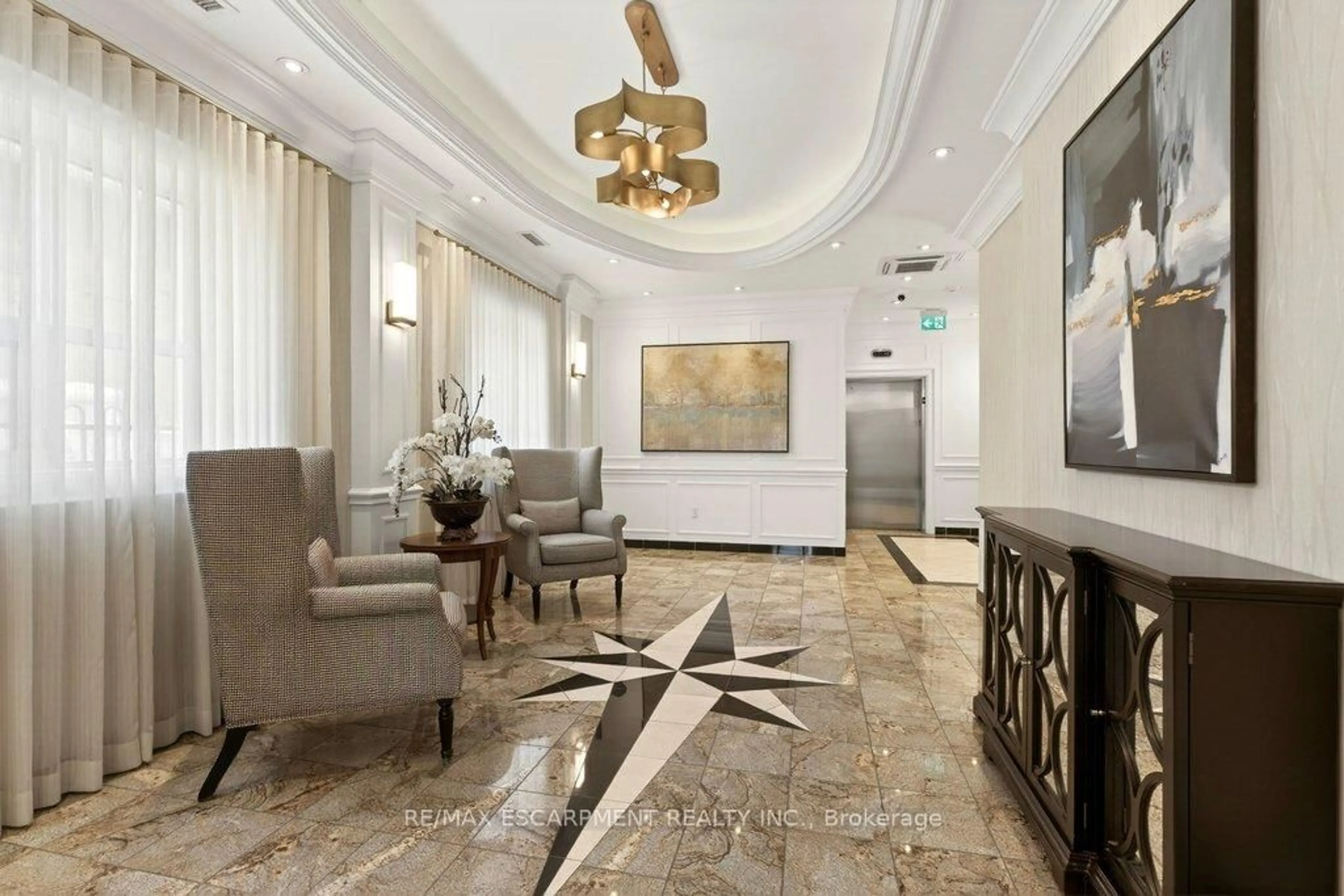 Lobby for 445 Elizabeth St #201, Burlington Ontario L7R 2L8