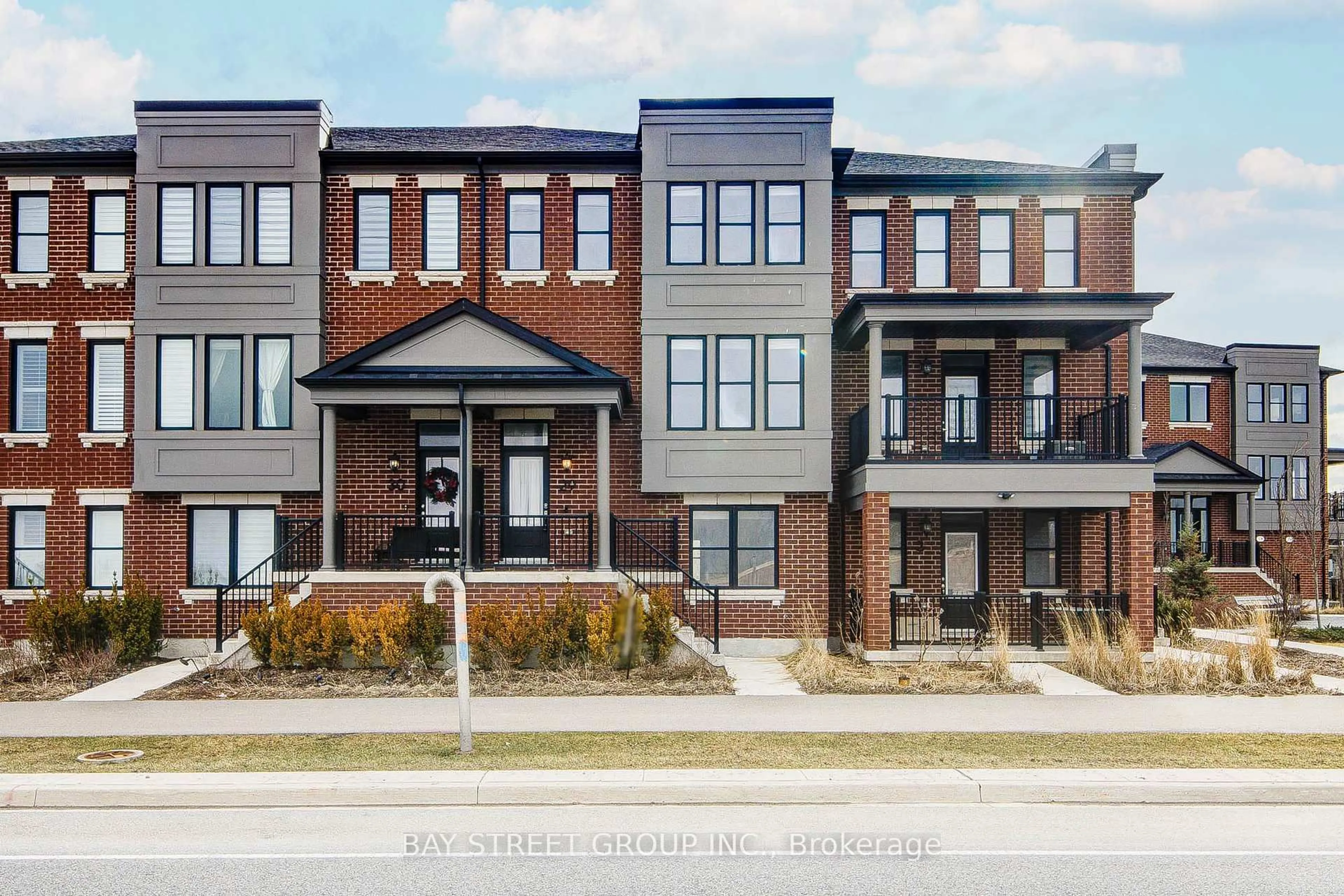 Home with brick exterior material, street for 980 Logan Dr #29, Milton Ontario L9E 1T1