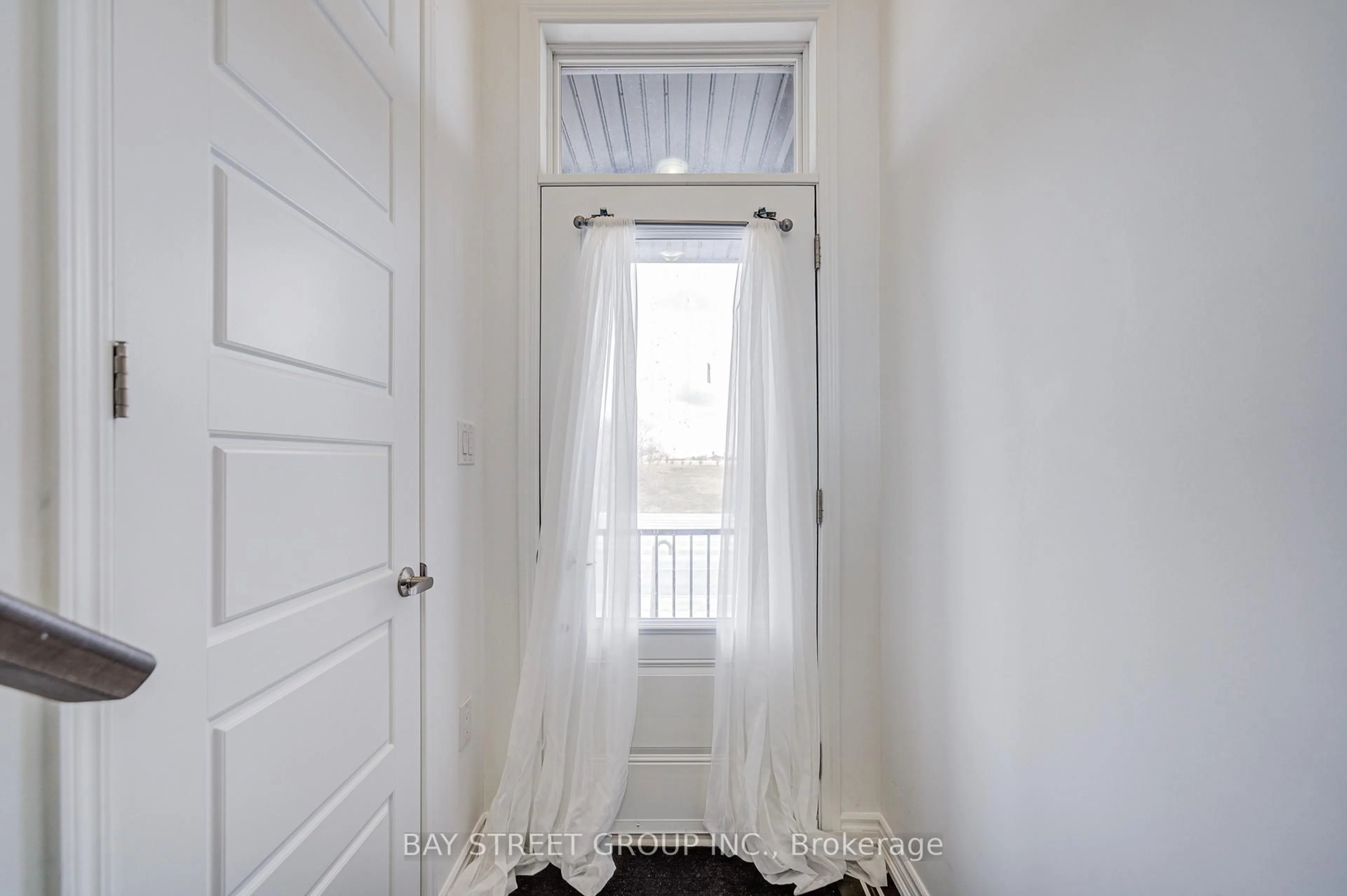 Indoor entryway for 980 Logan Dr #29, Milton Ontario L9E 1T1